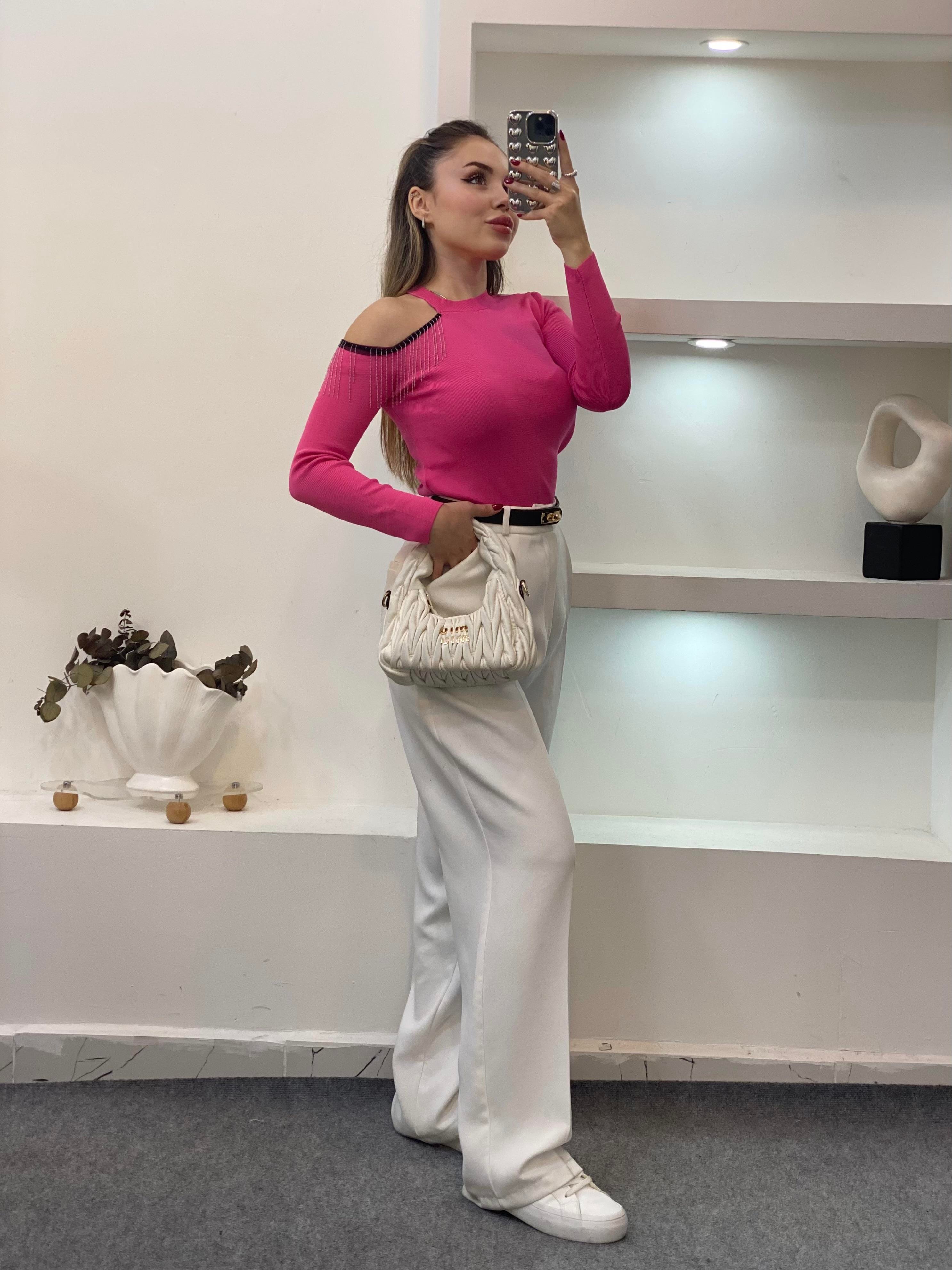Pembe Omuzları Zincir Detay Pencereli Model Triko Bluz
