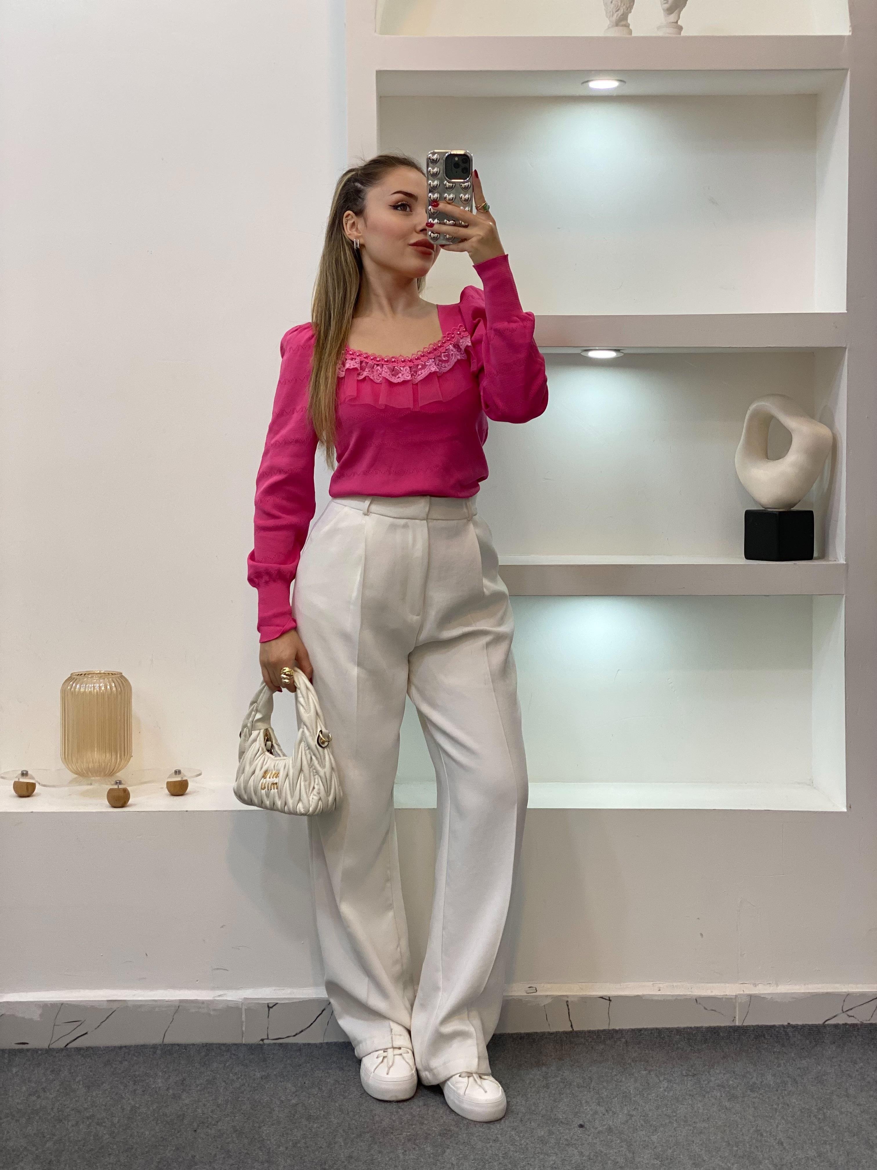 Pembe Tül Detay İnci Çakımlı Triko Bluz