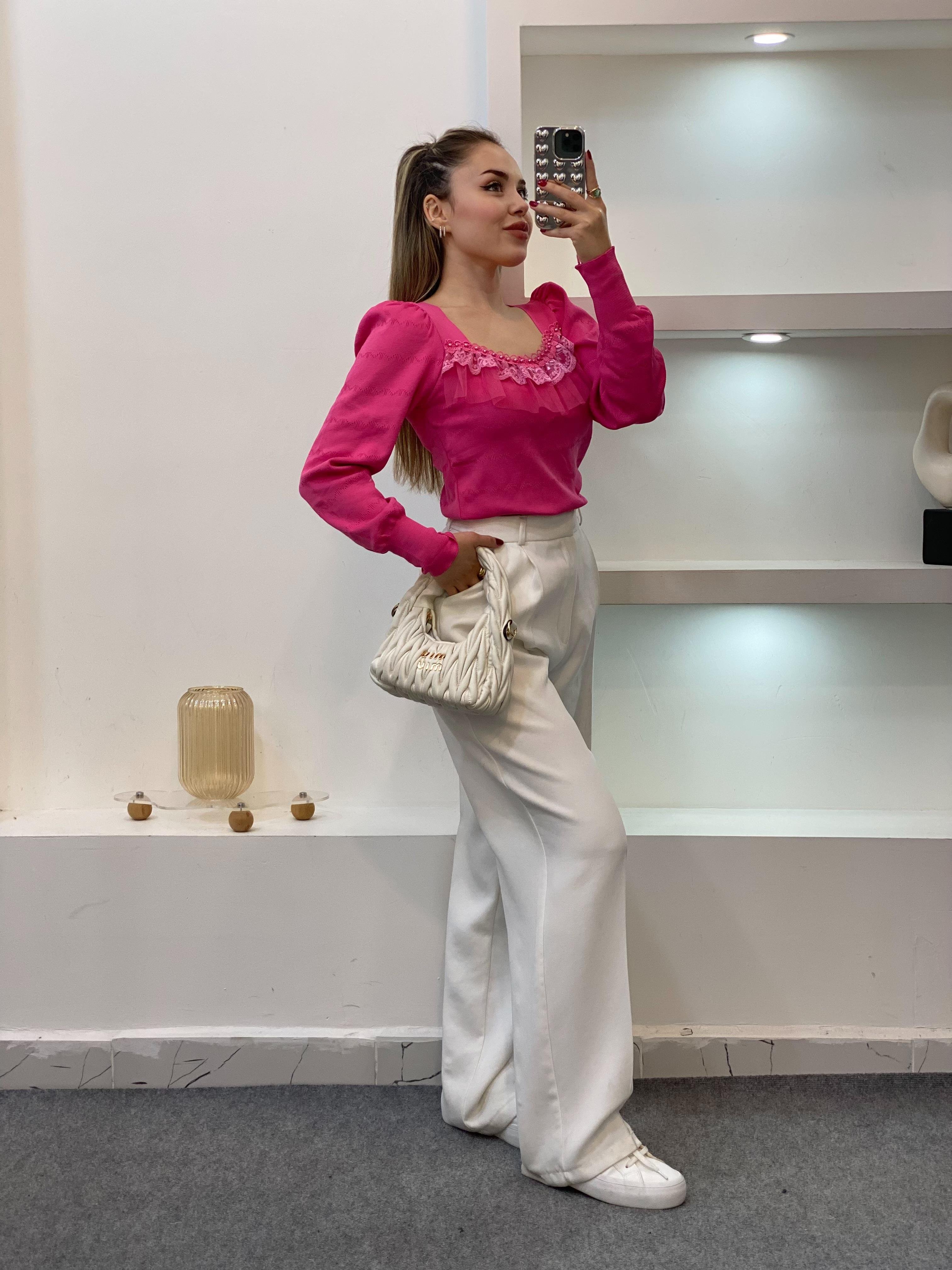 Pembe Tül Detay İnci Çakımlı Triko Bluz