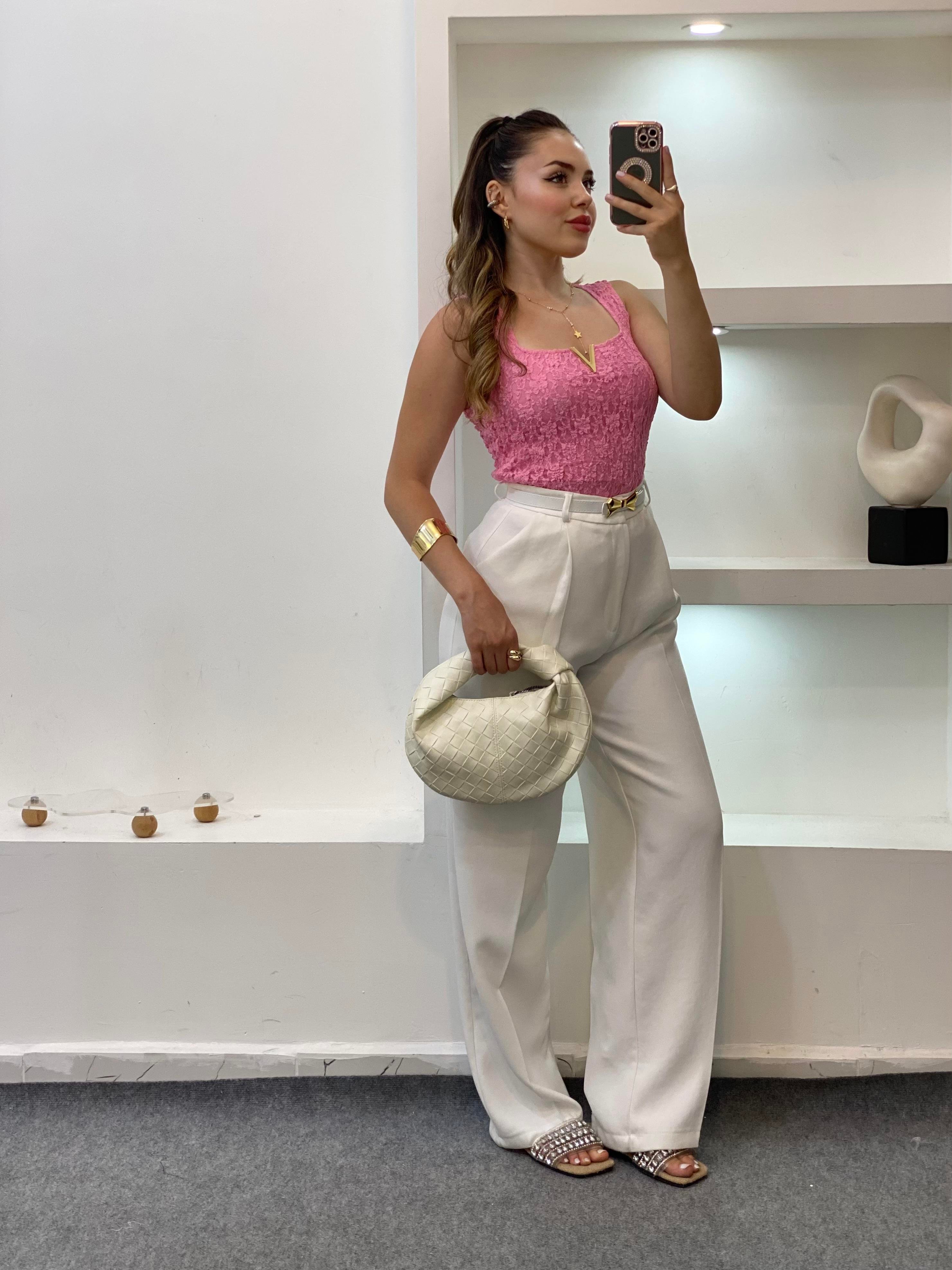 Pembe V Aksesuarlı Dantel Bluz