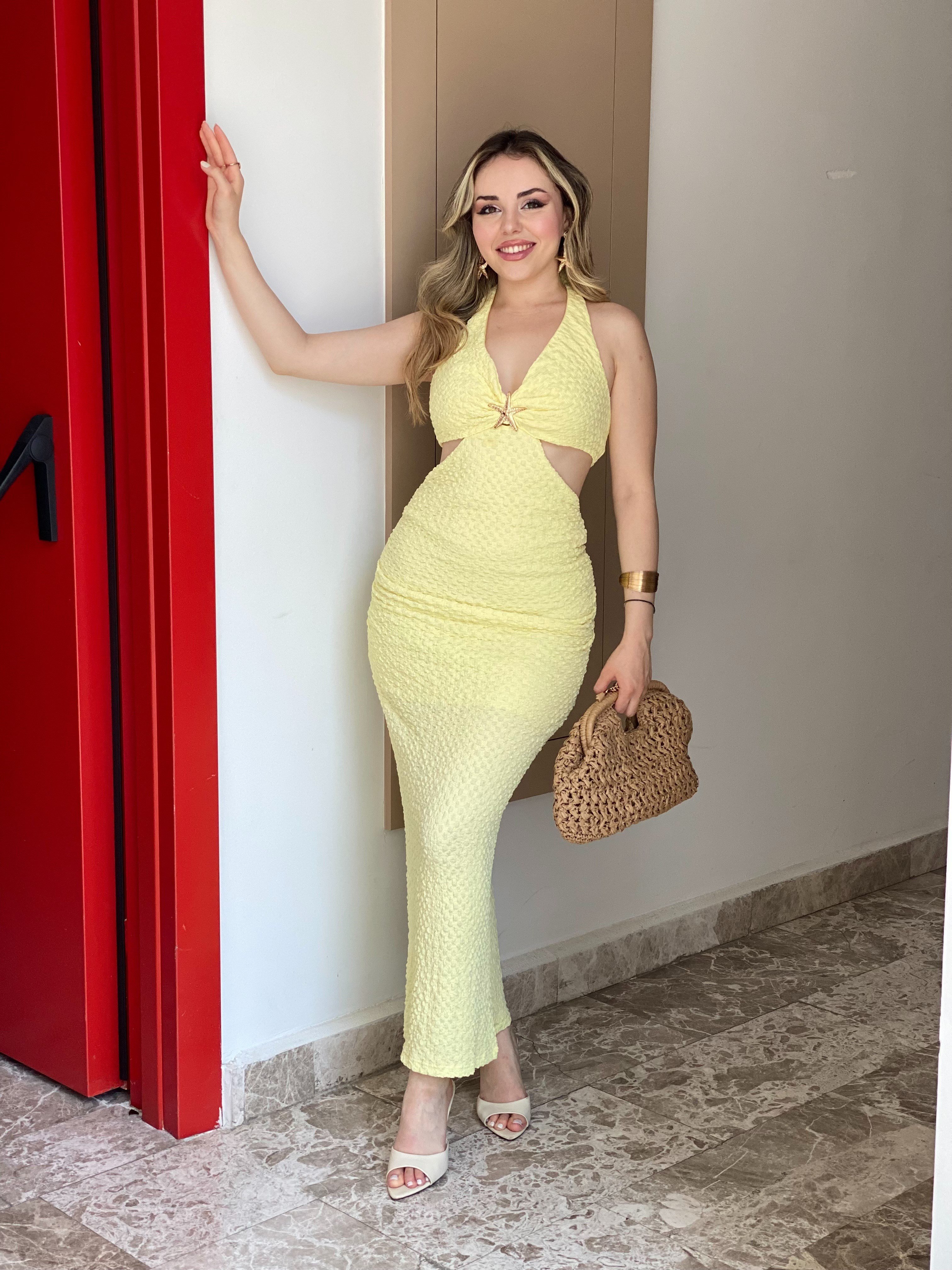 Sarı Beli Dekolteli Gold Broşlu Likralı  Elbise