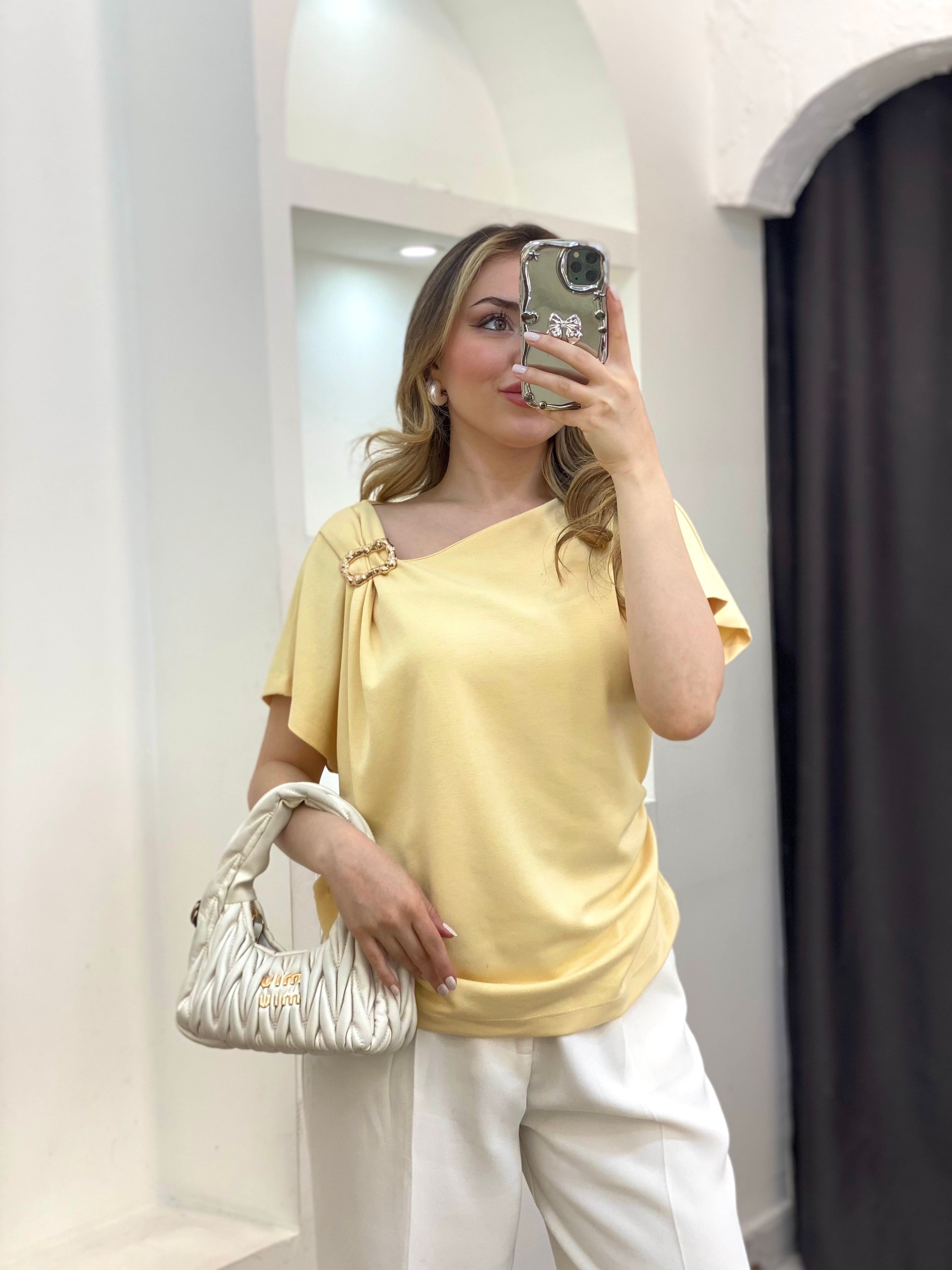 Sarı Omuz Gold Çıkarılabilir Broşlu Modal Bluz