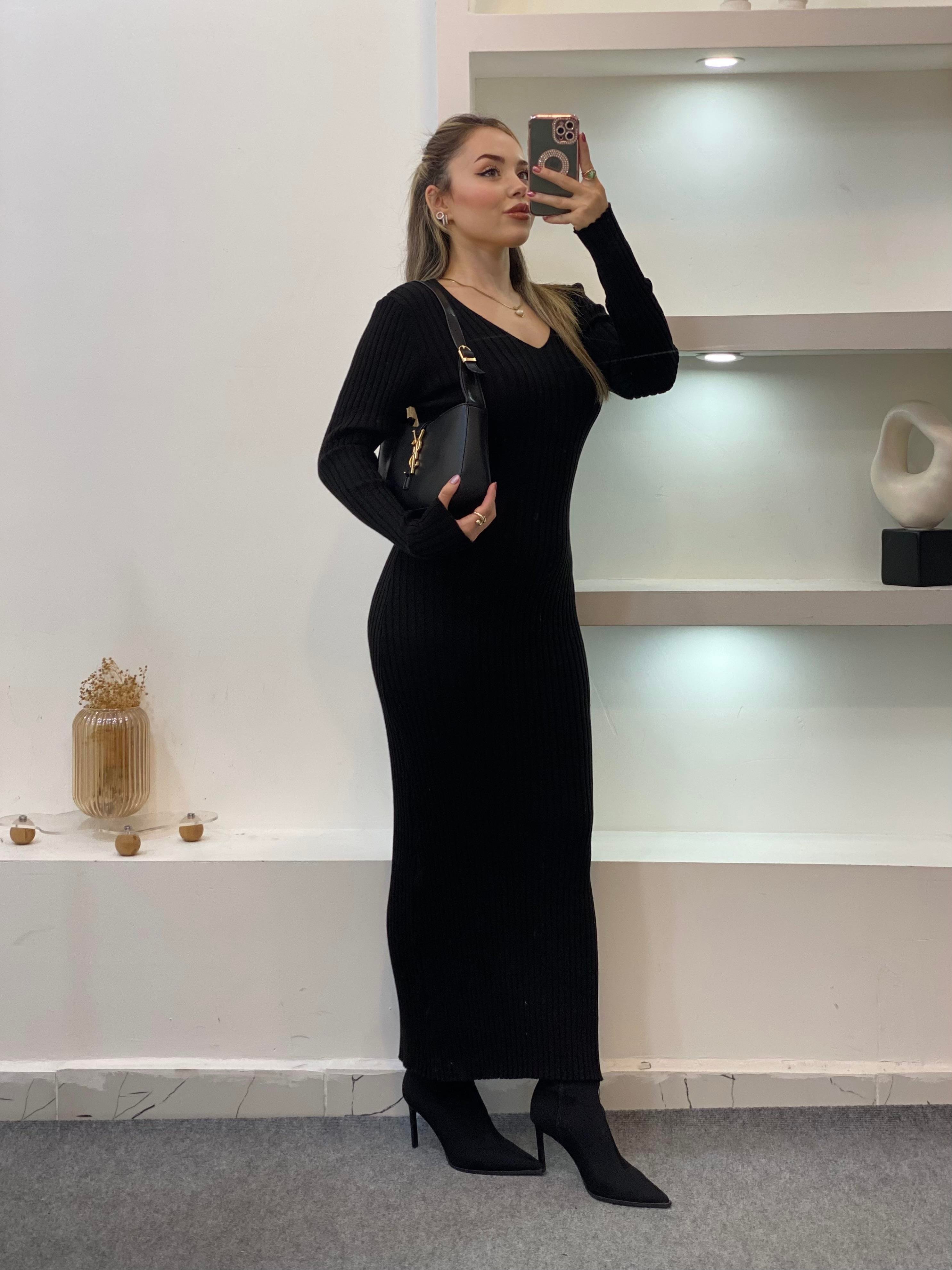 Siyah Arka Beli Kuşaklı Model Triko Elbise 