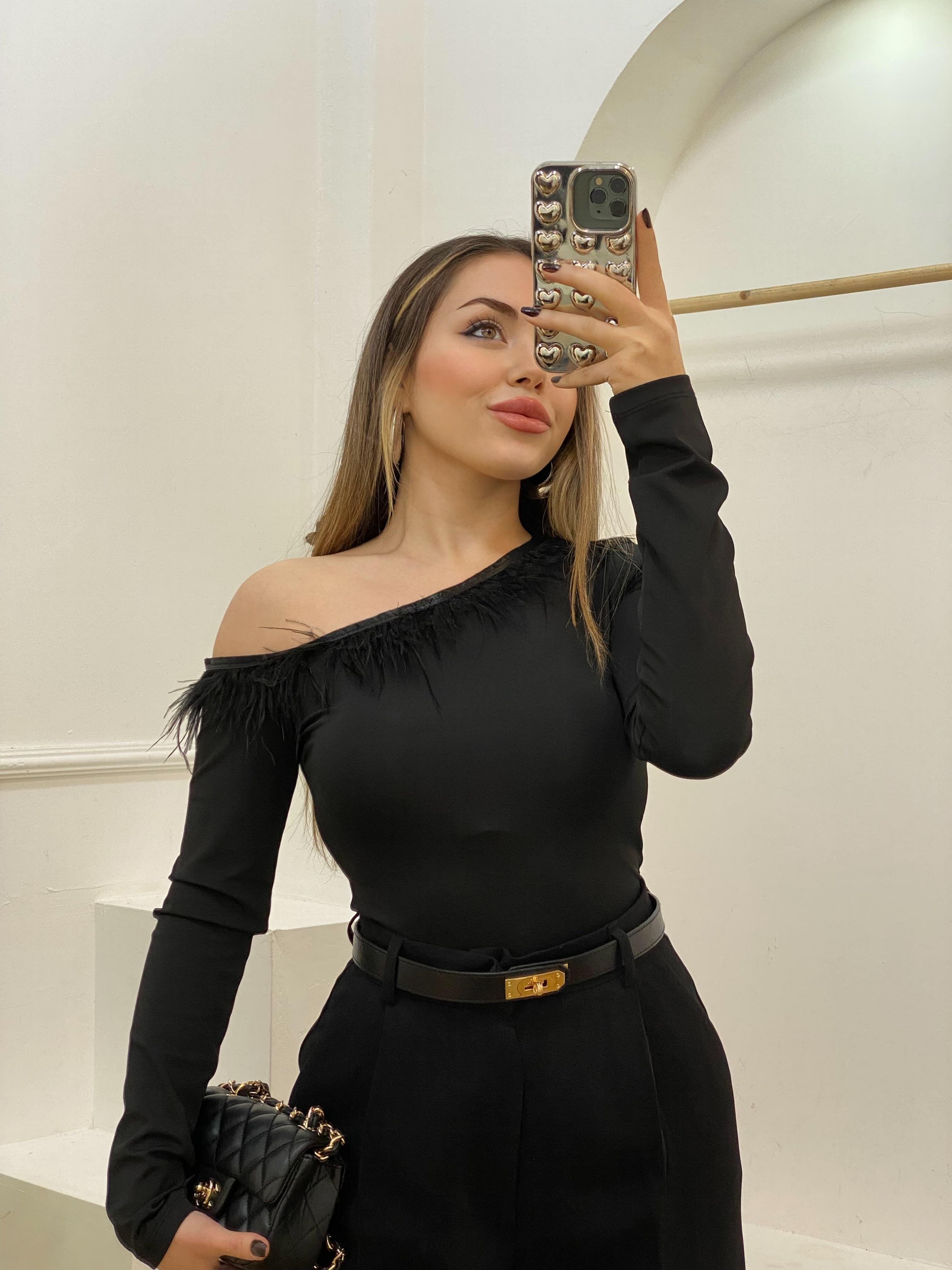 Siyah Asimetrik Yaka  Otrişli Bluz
