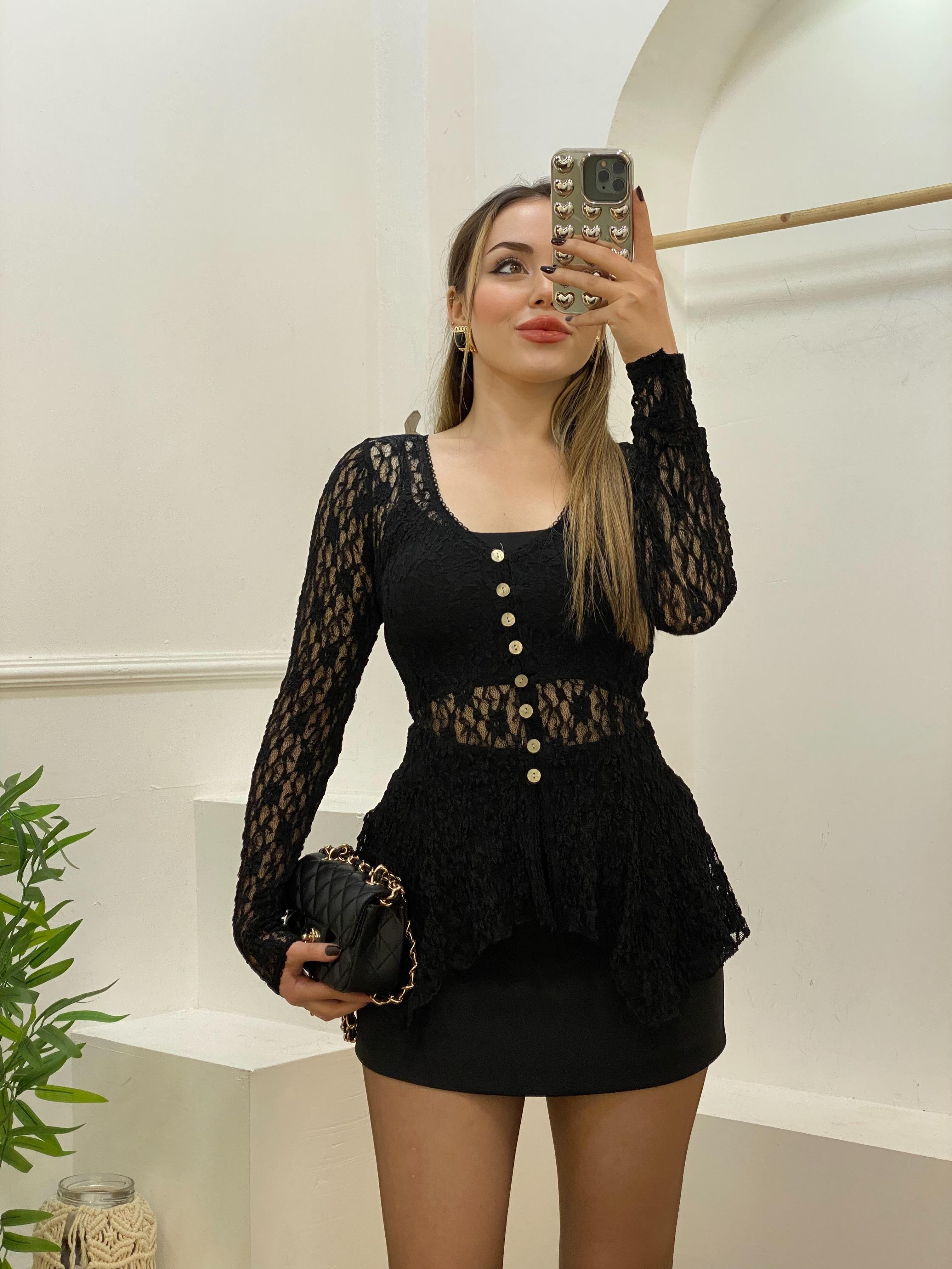 Siyah Bel Oturtmalı Model Volanlı Dantel Bluz
