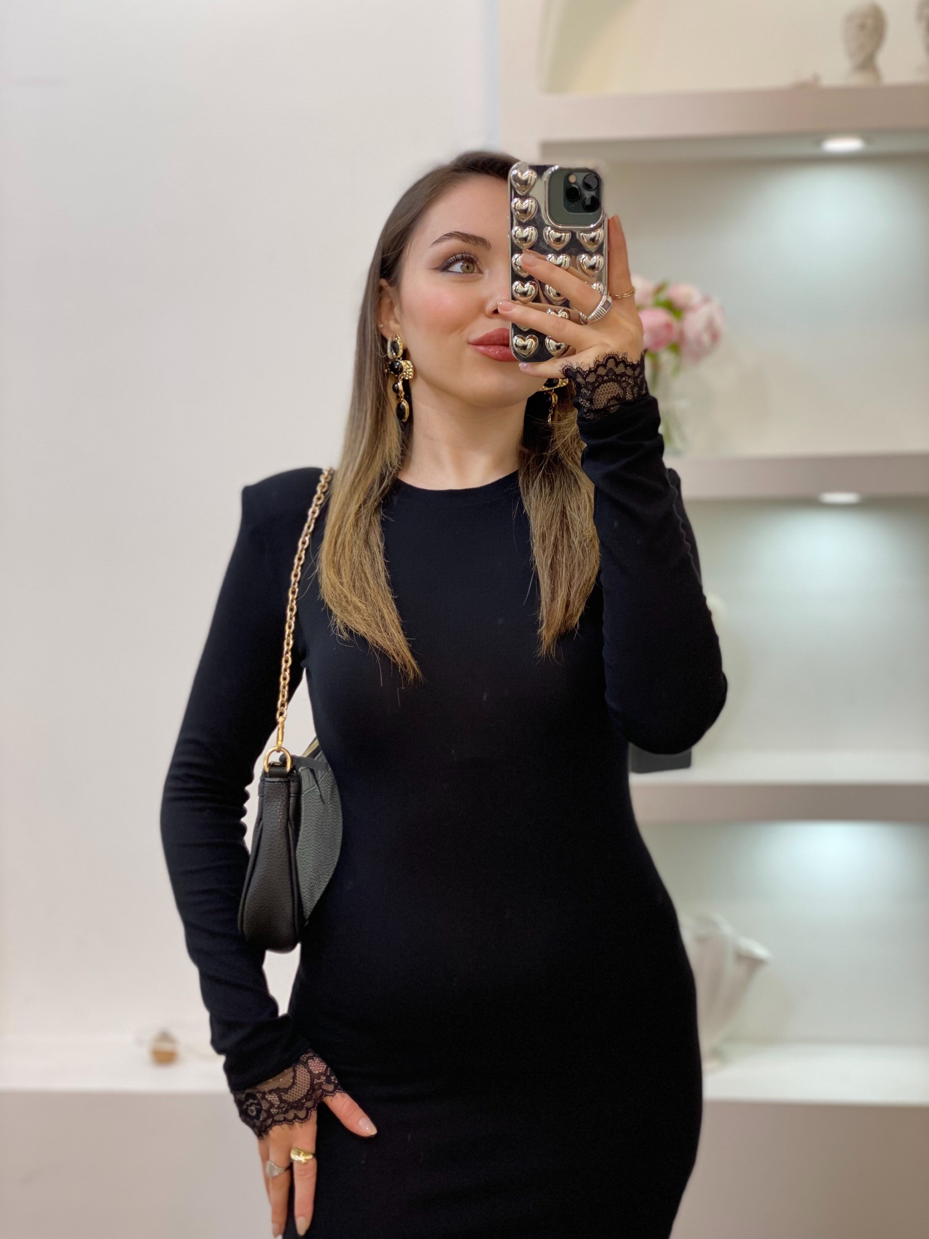 Siyah Dantel Detaylı Elbise