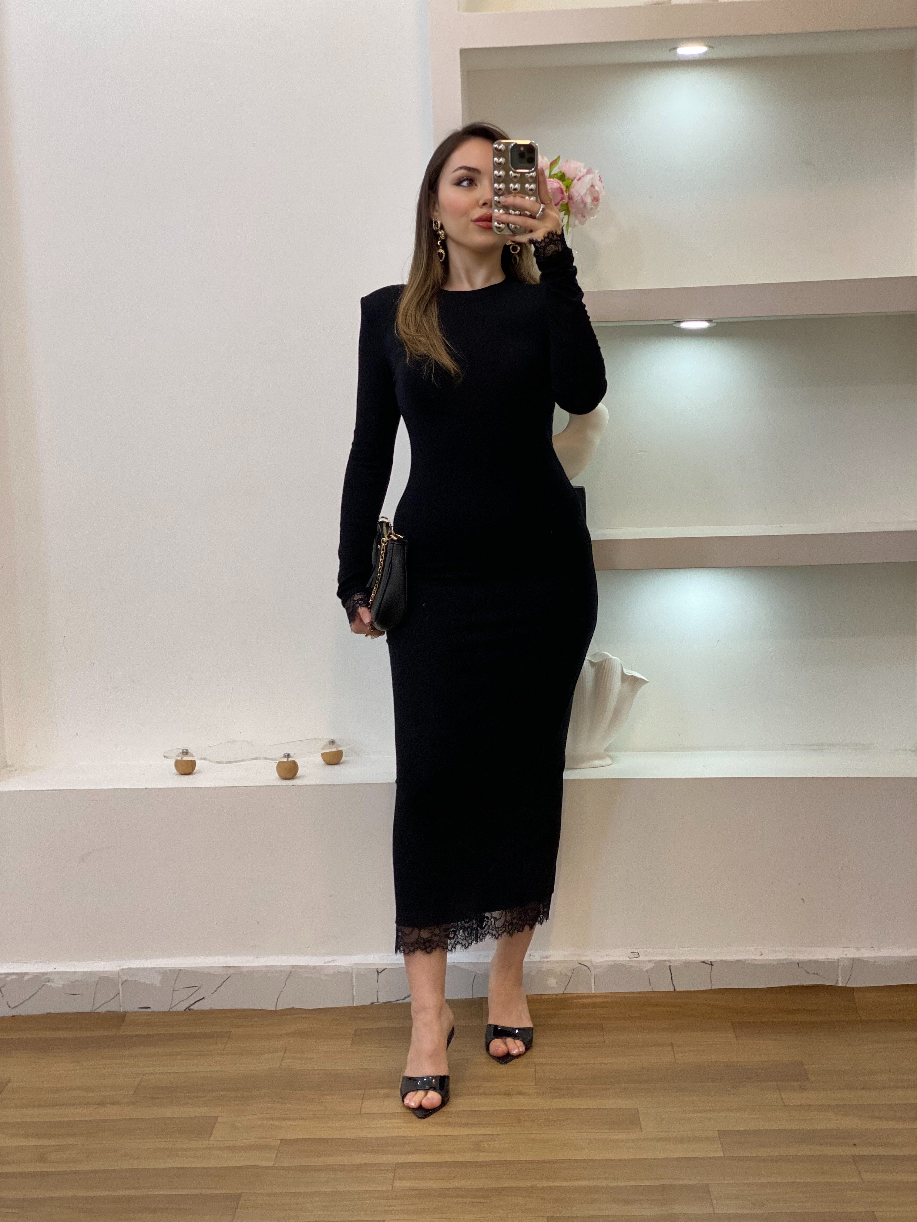 Siyah Dantel Detaylı Elbise