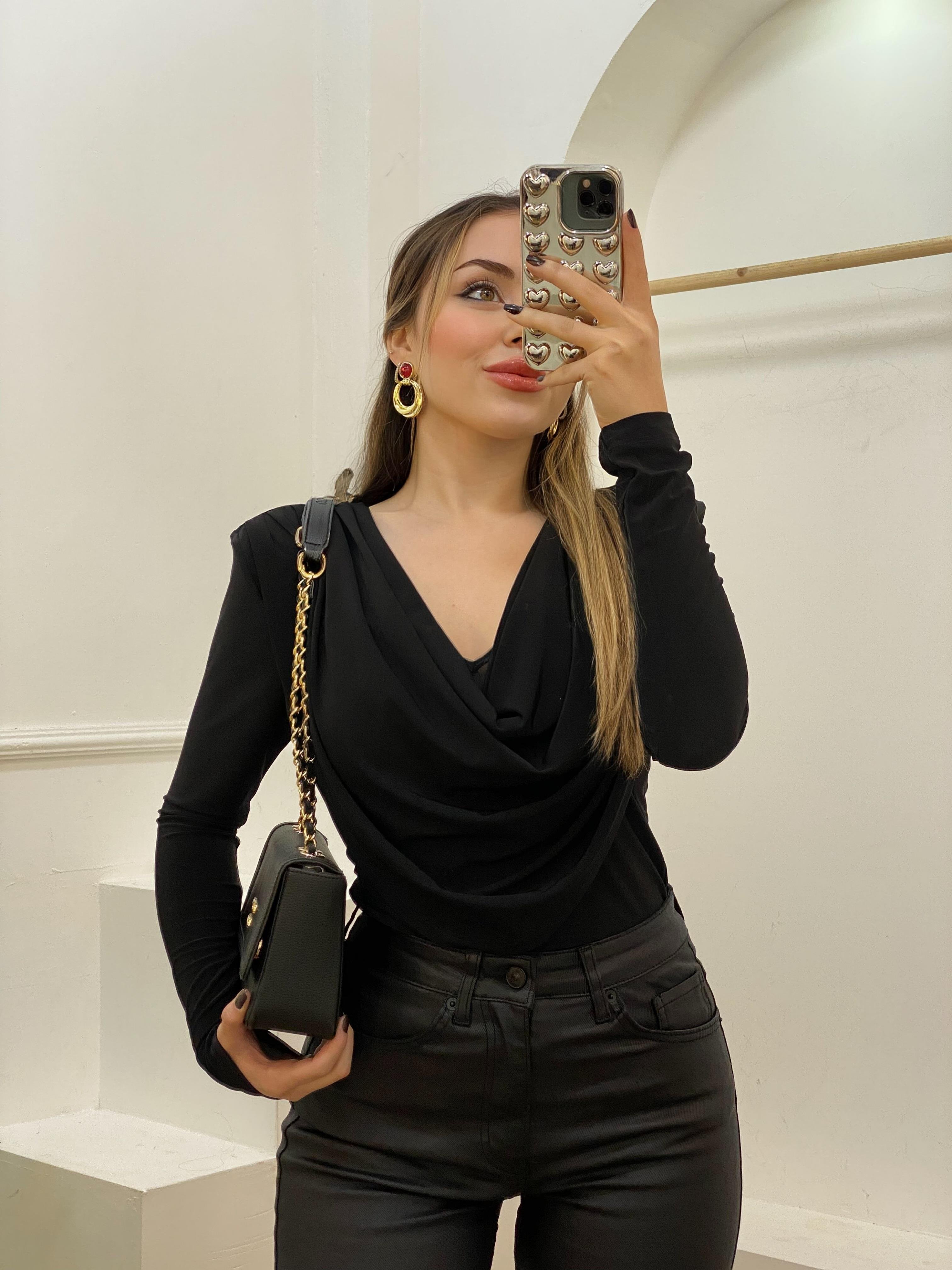 Siyah Degaje Yaka Bluz