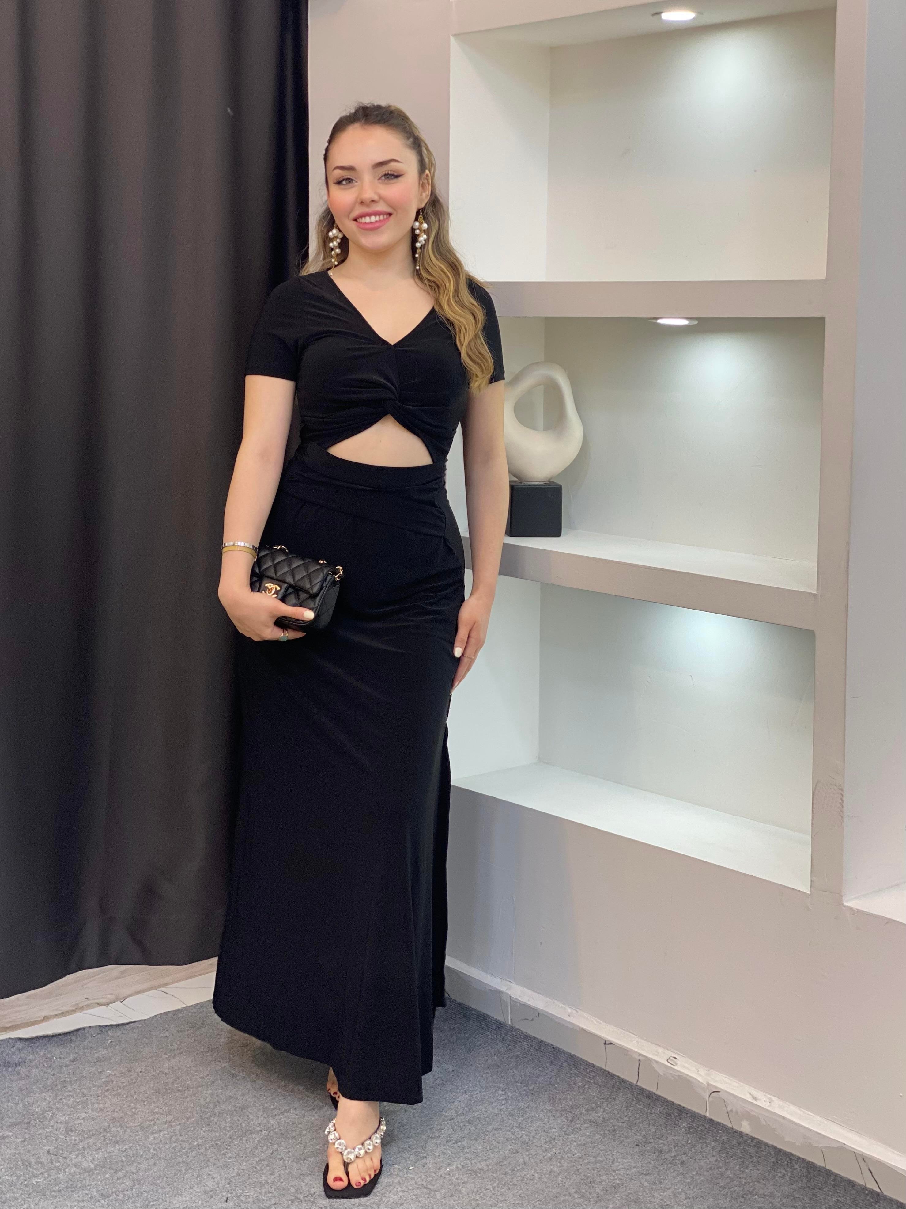 Siyah Dekolteli Likralı Model Sandy Elbise