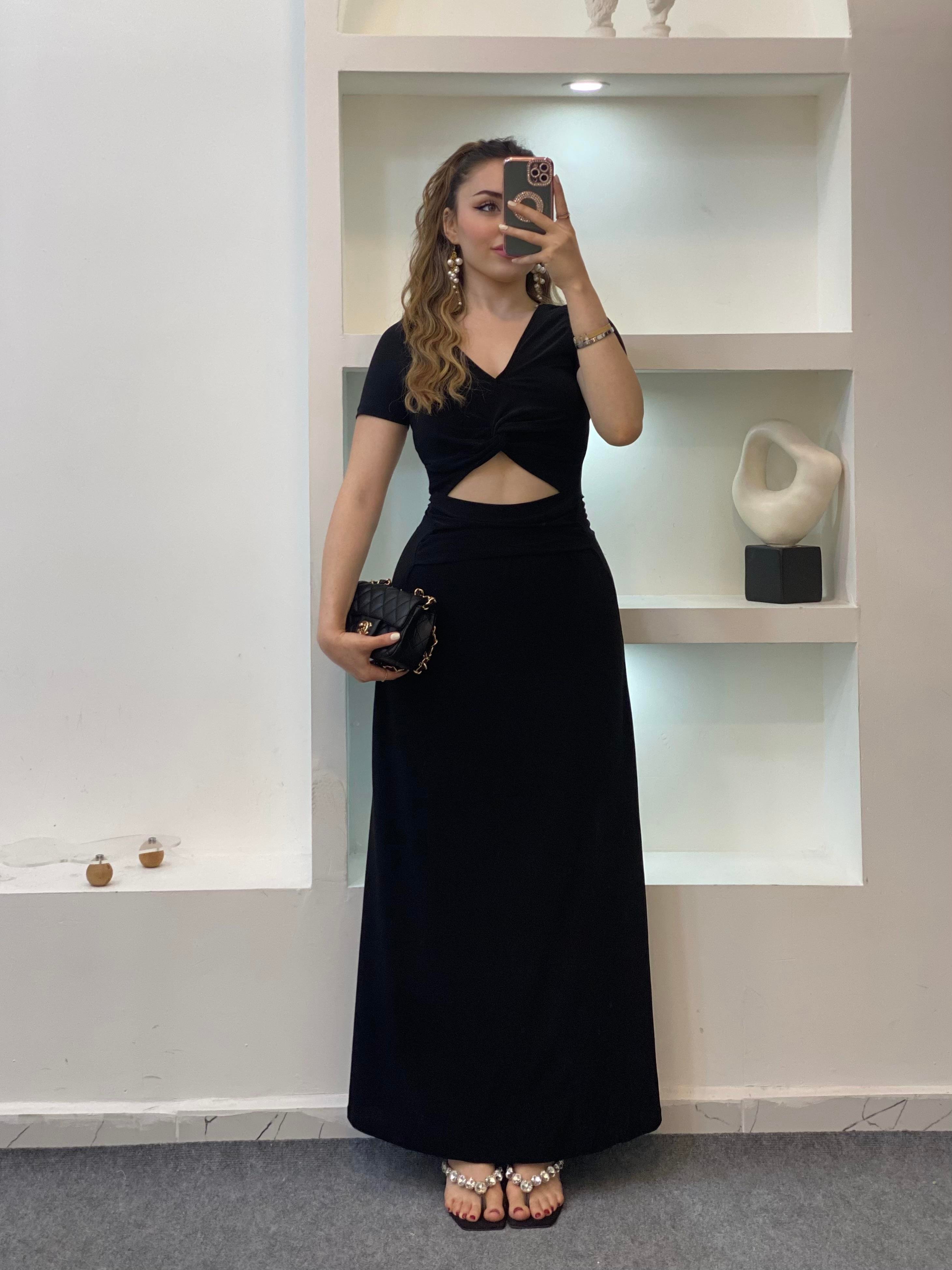 Siyah Dekolteli Likralı Model Sandy Elbise
