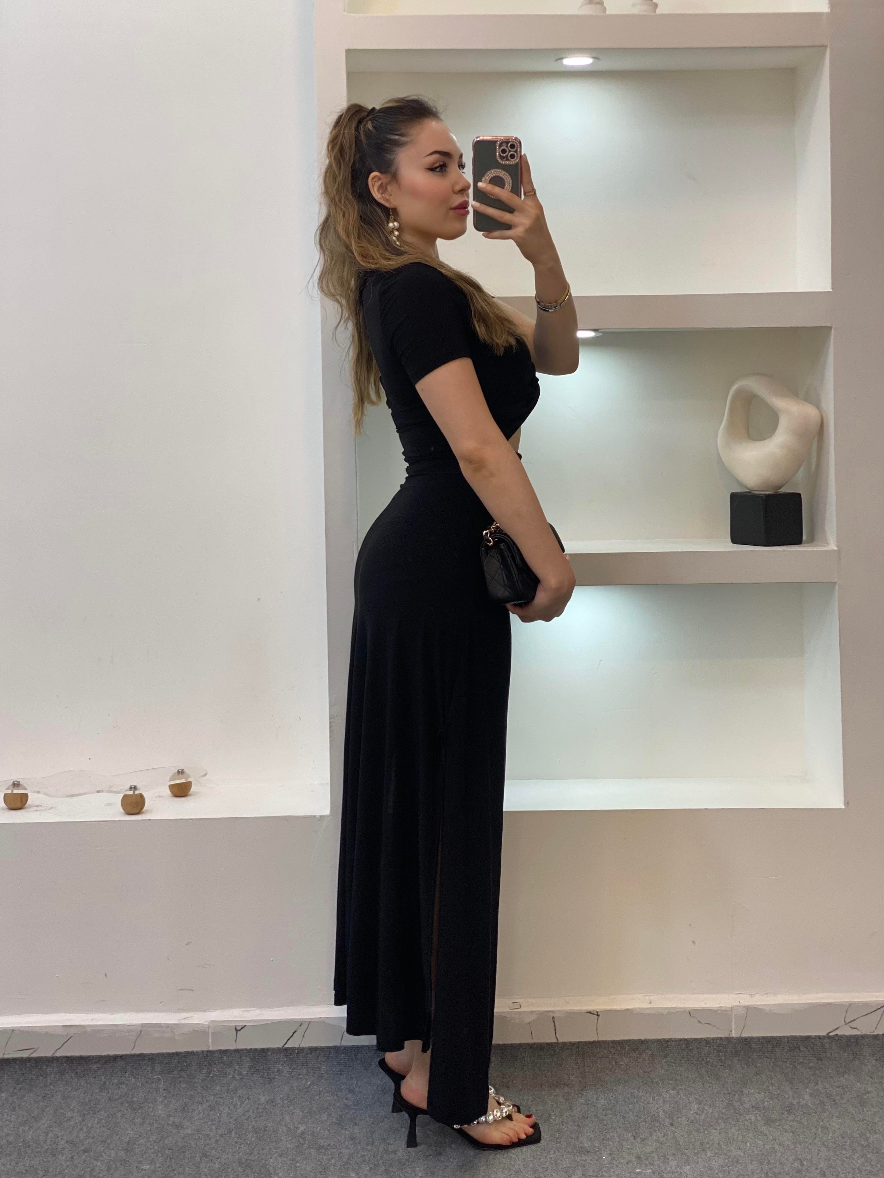 Siyah Dekolteli Likralı Model Sandy Elbise