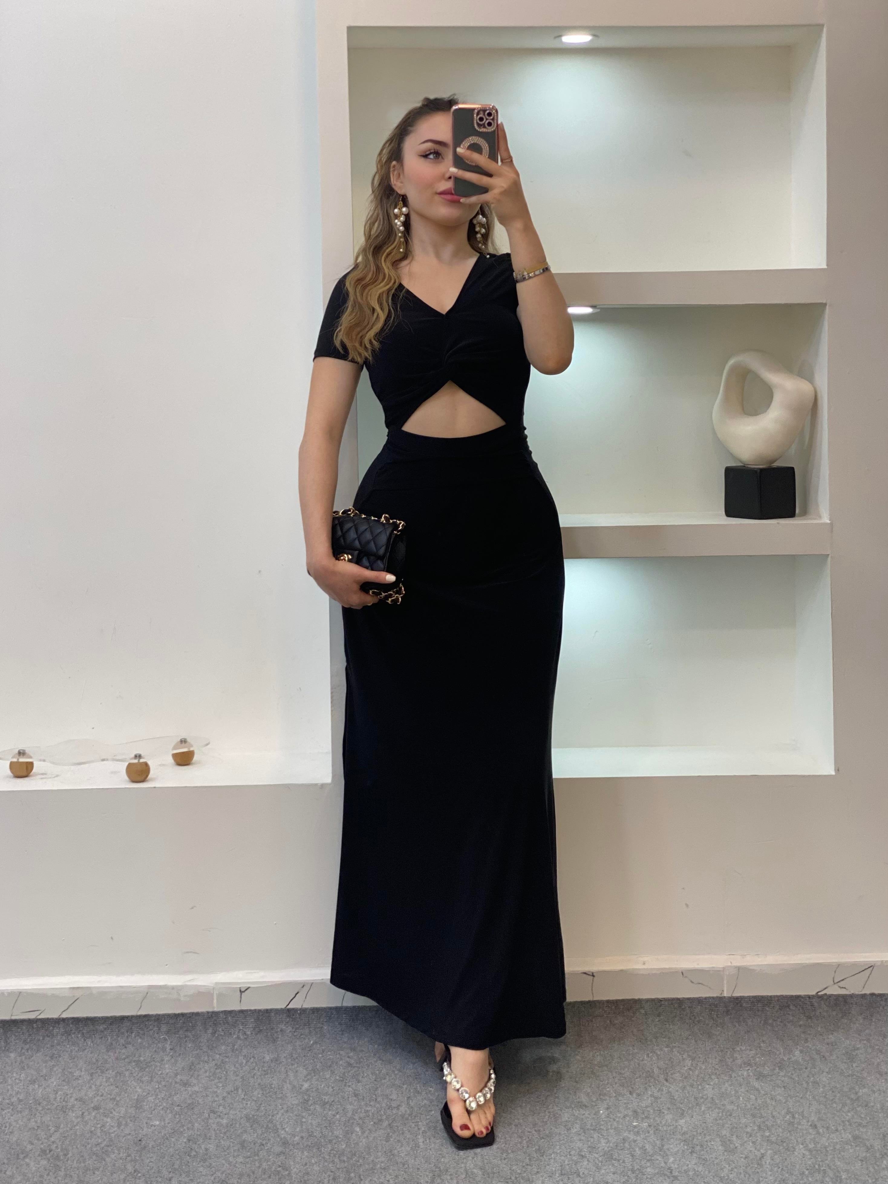 Siyah Dekolteli Likralı Model Sandy Elbise