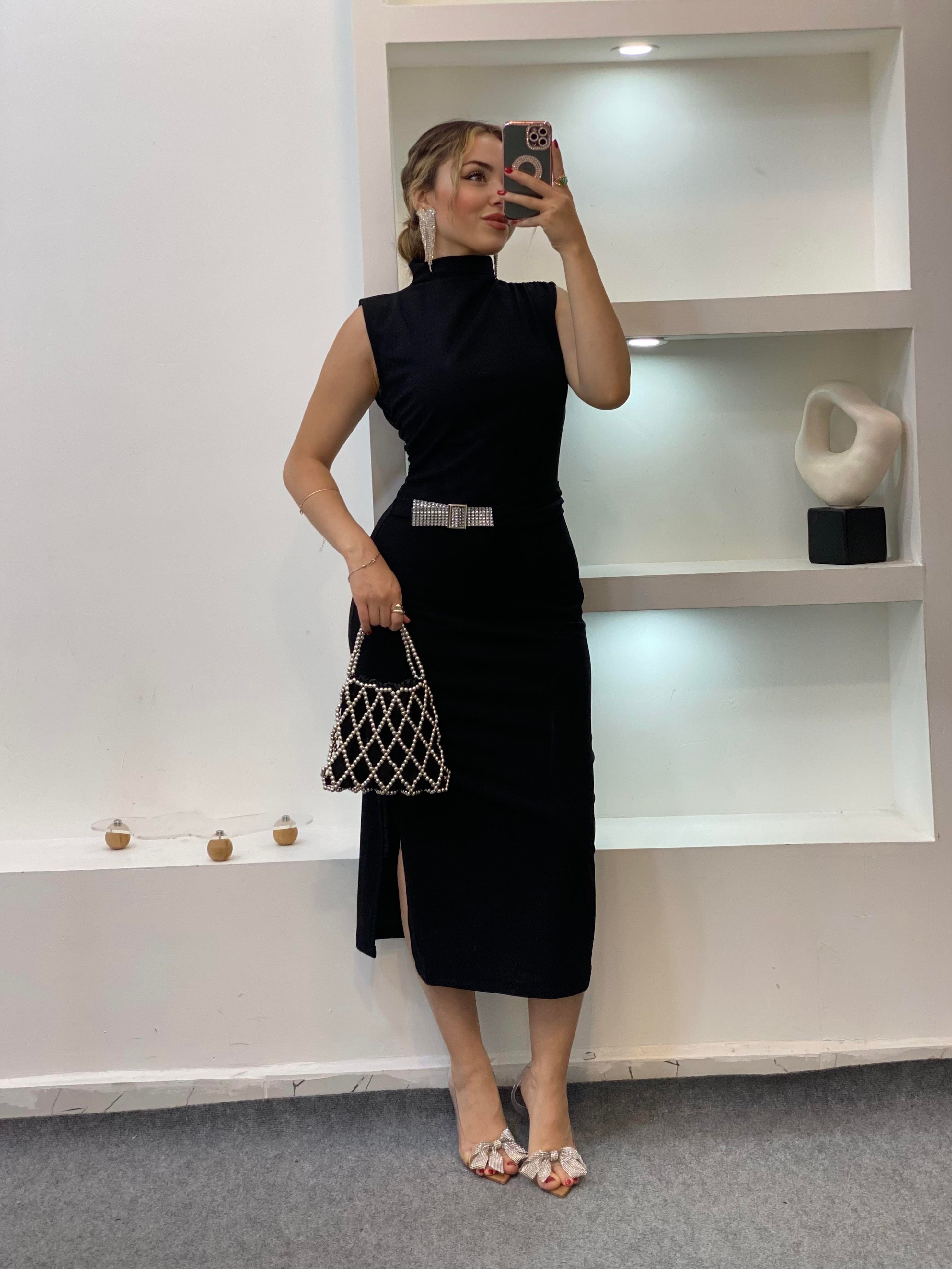 Siyah Fit Gösteren Premium Kalite Taş Detaylı Elbise