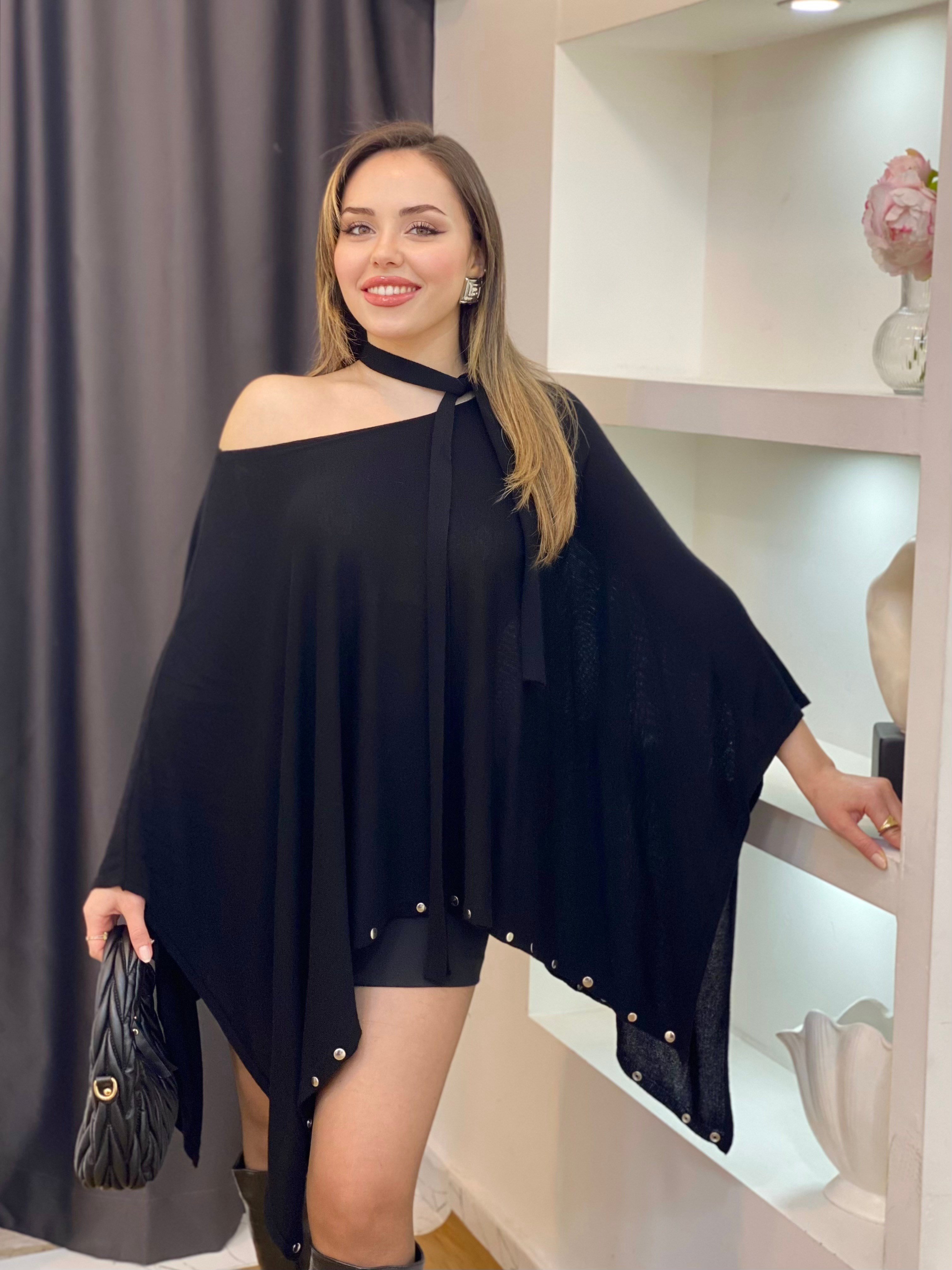 Siyah Fularlı Gümüş Droplu Triko Panço
