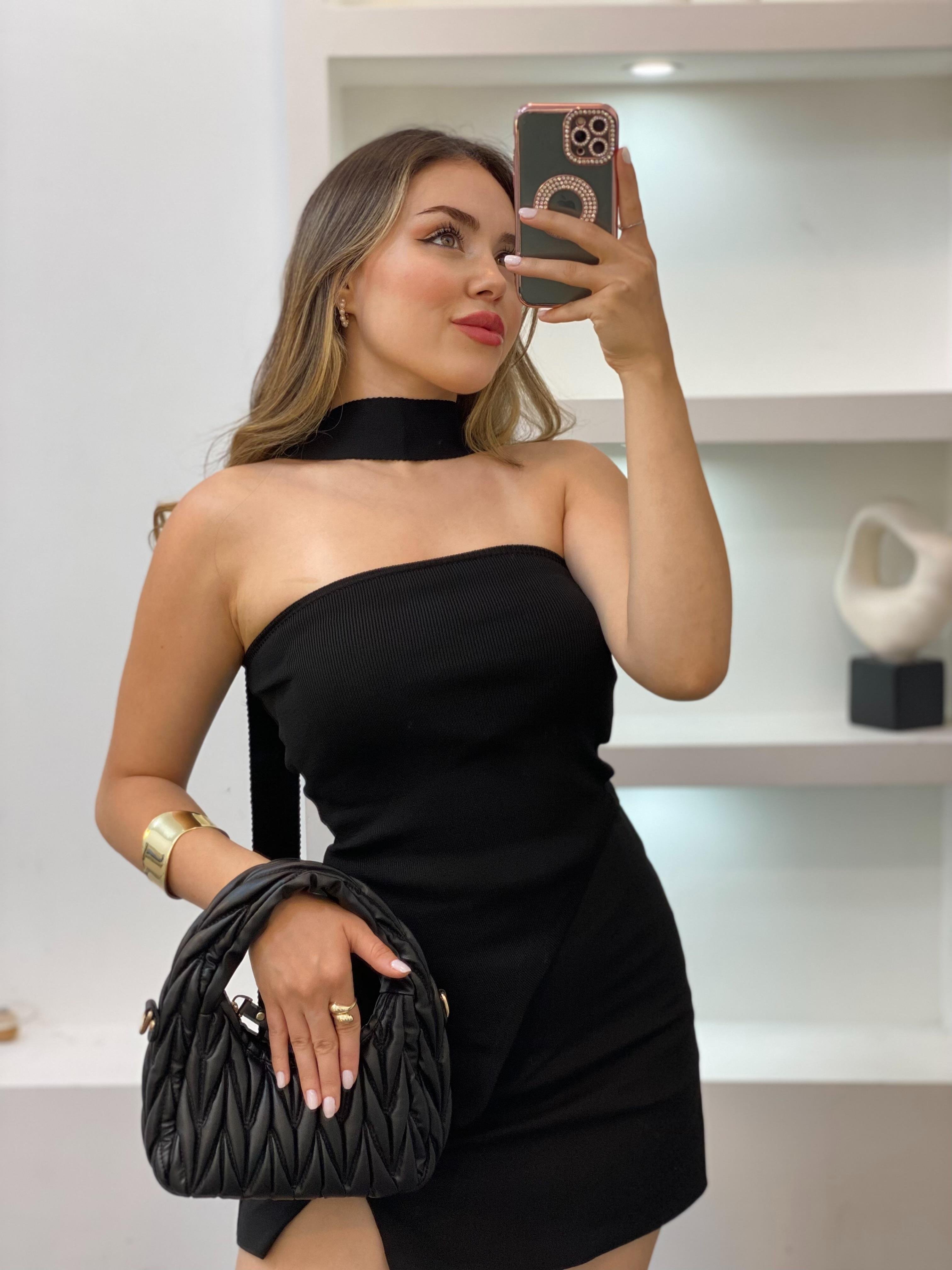 Siyah Fularlı Triko Bluz