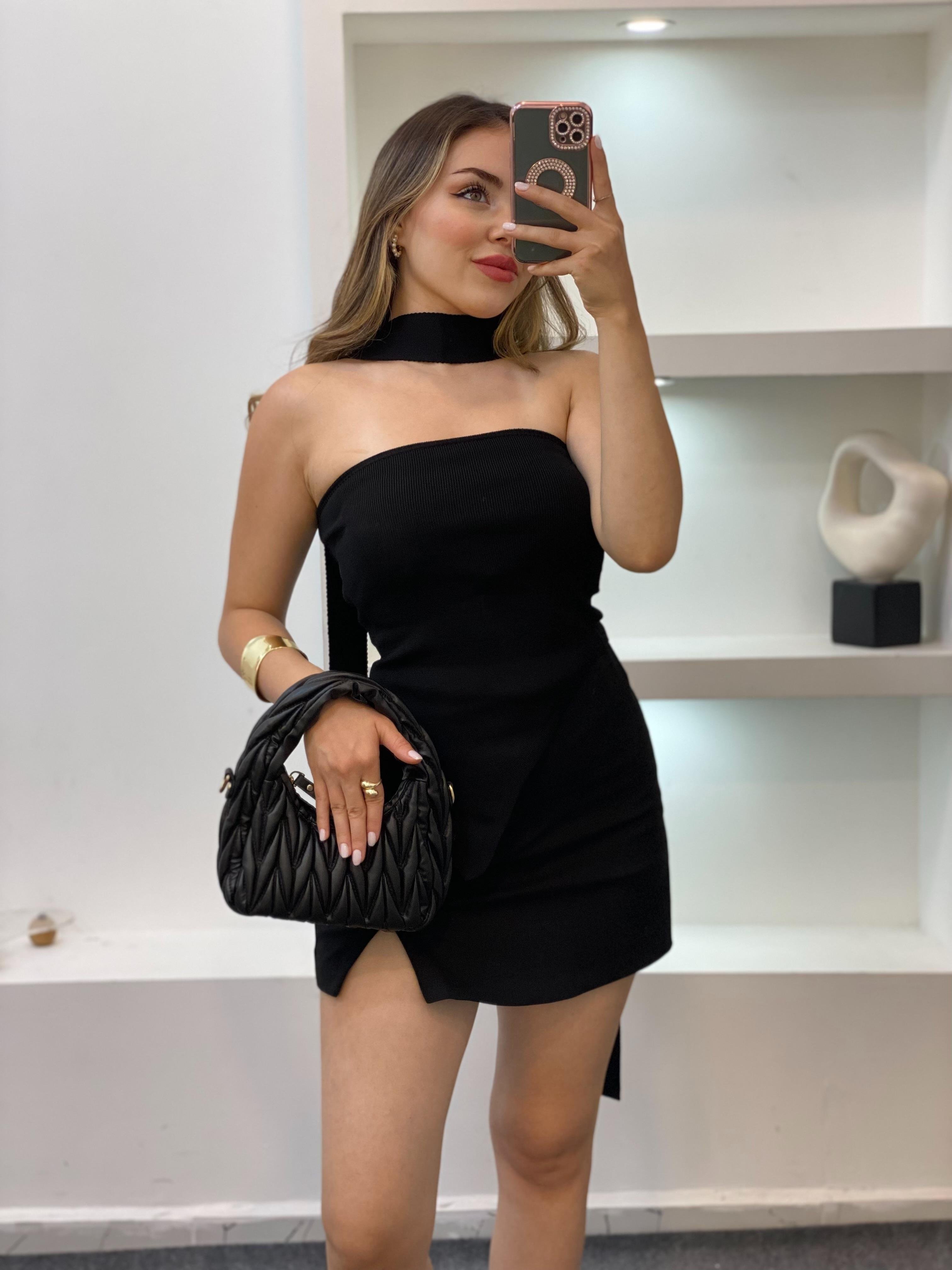 Siyah Fularlı Triko Bluz