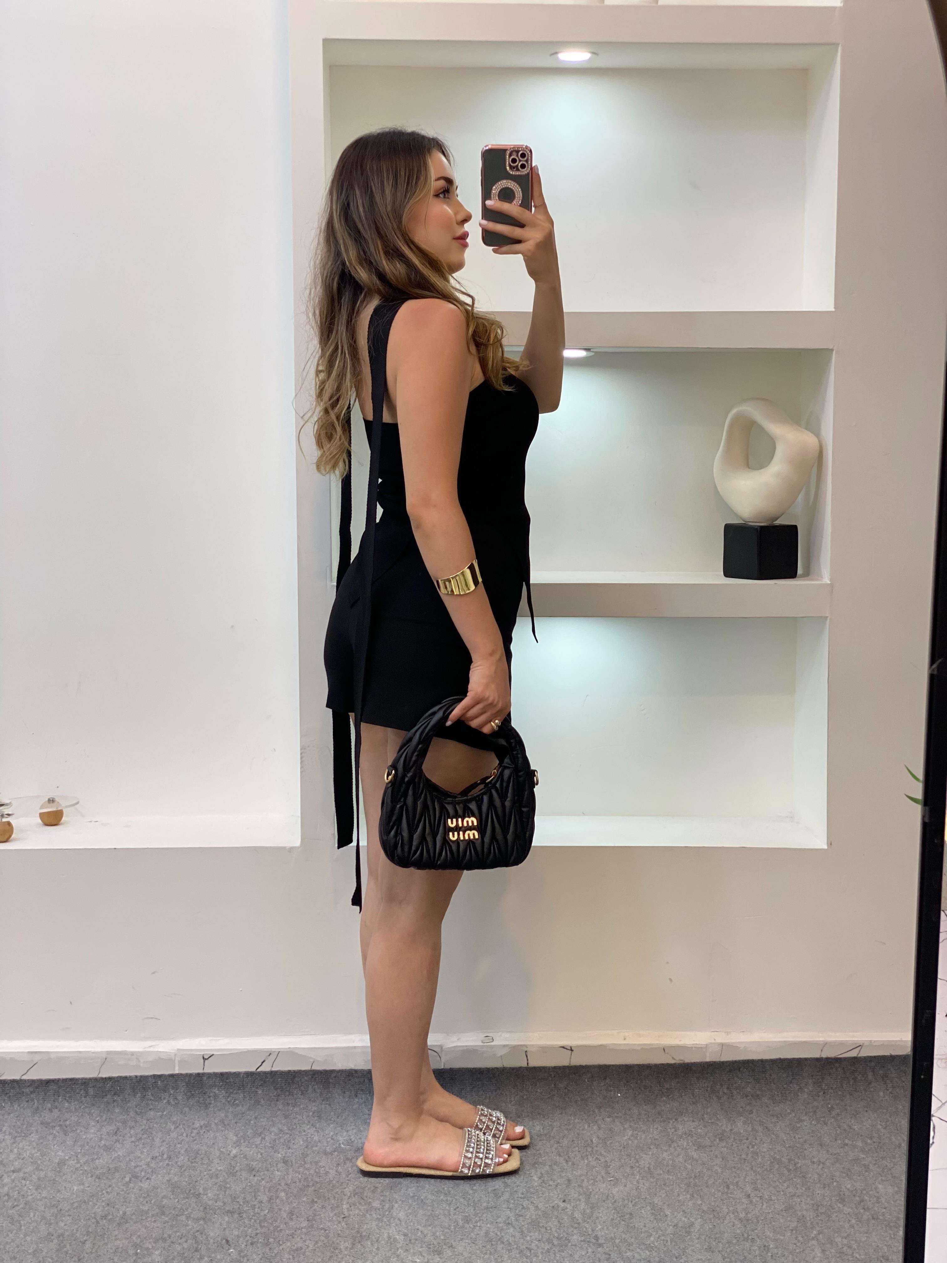 Siyah Fularlı Triko Bluz
