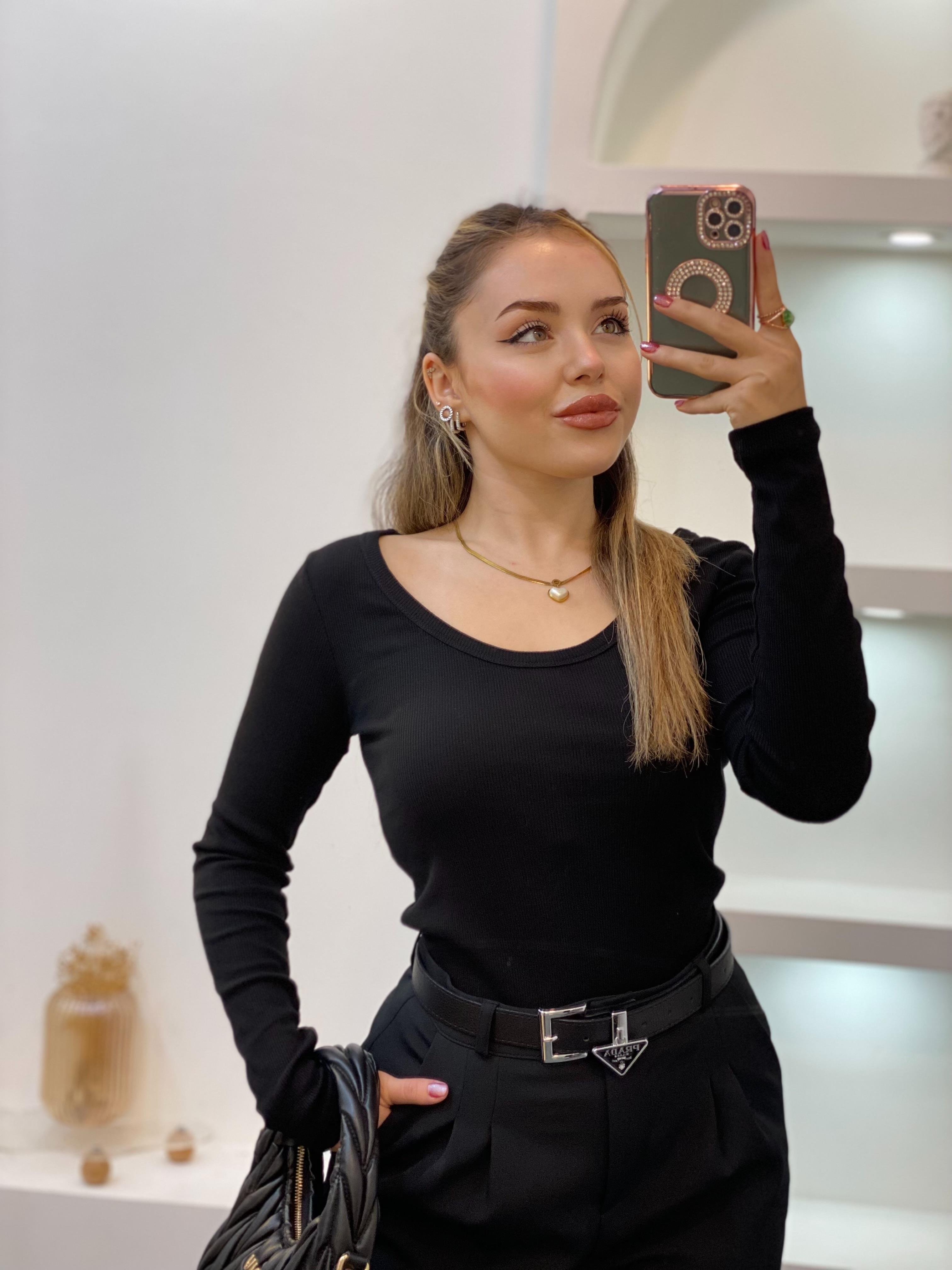 Siyah Geniş Yaka Fitilli Basic Bluz