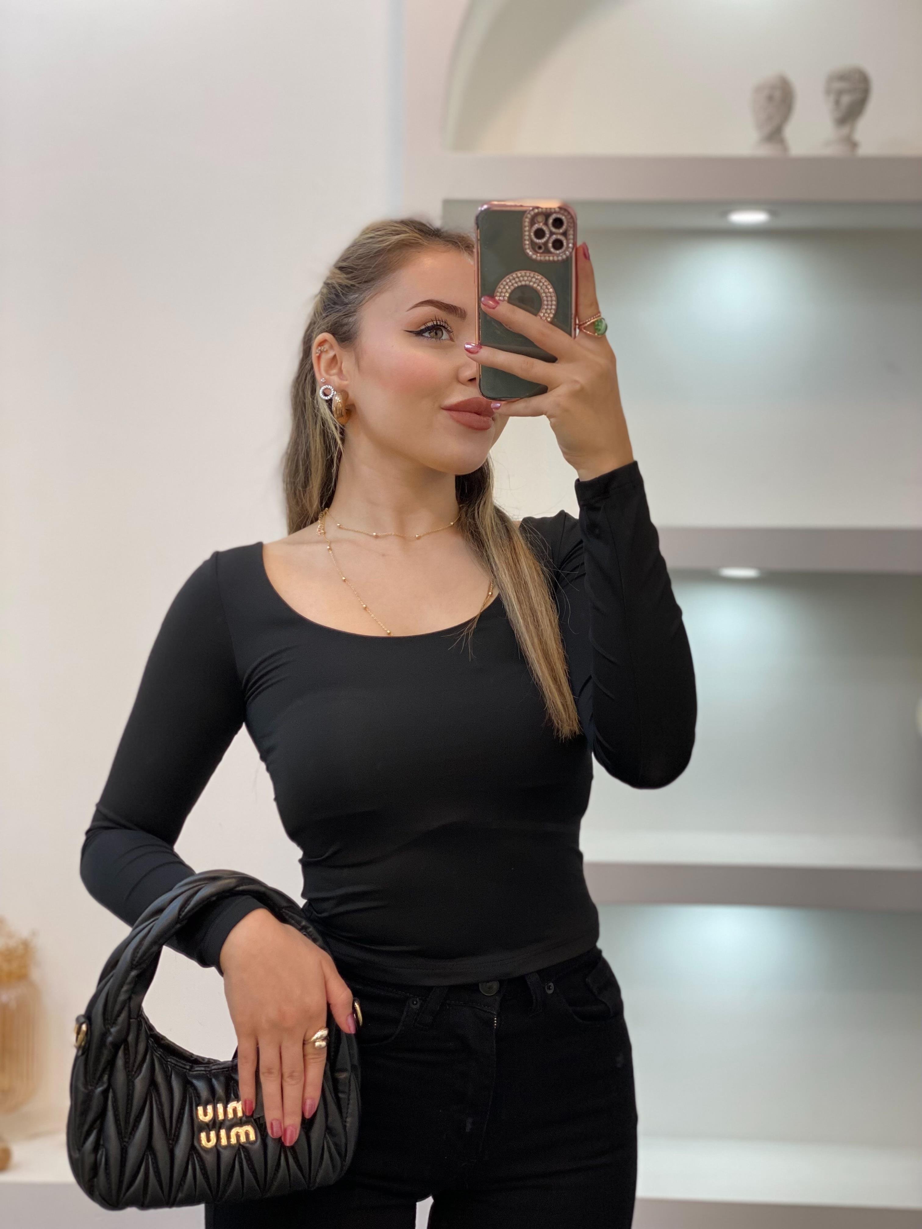Siyah Geniş Yaka Scuba Bluz