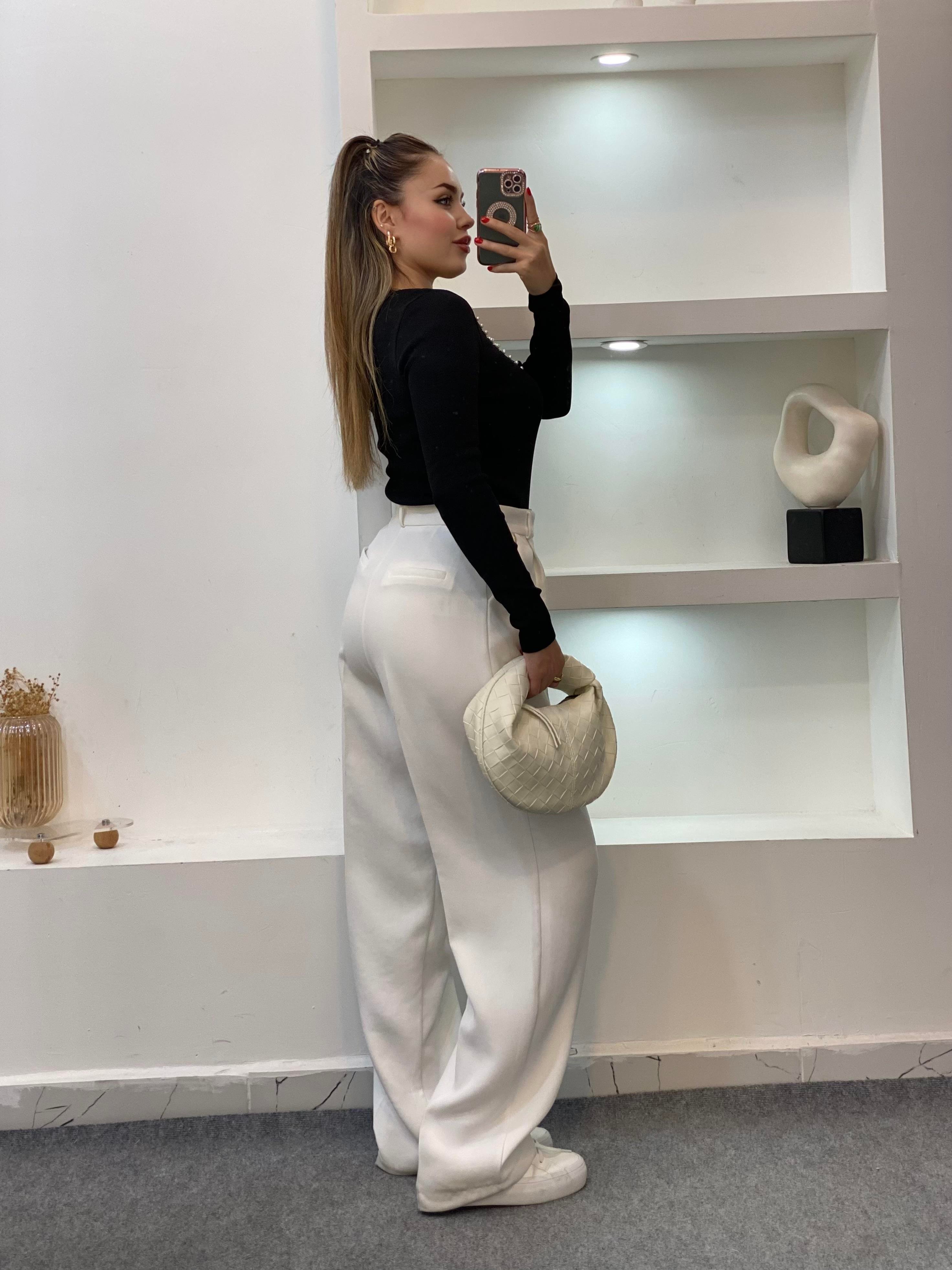 Siyah İnci Detaylı Triko Bluz