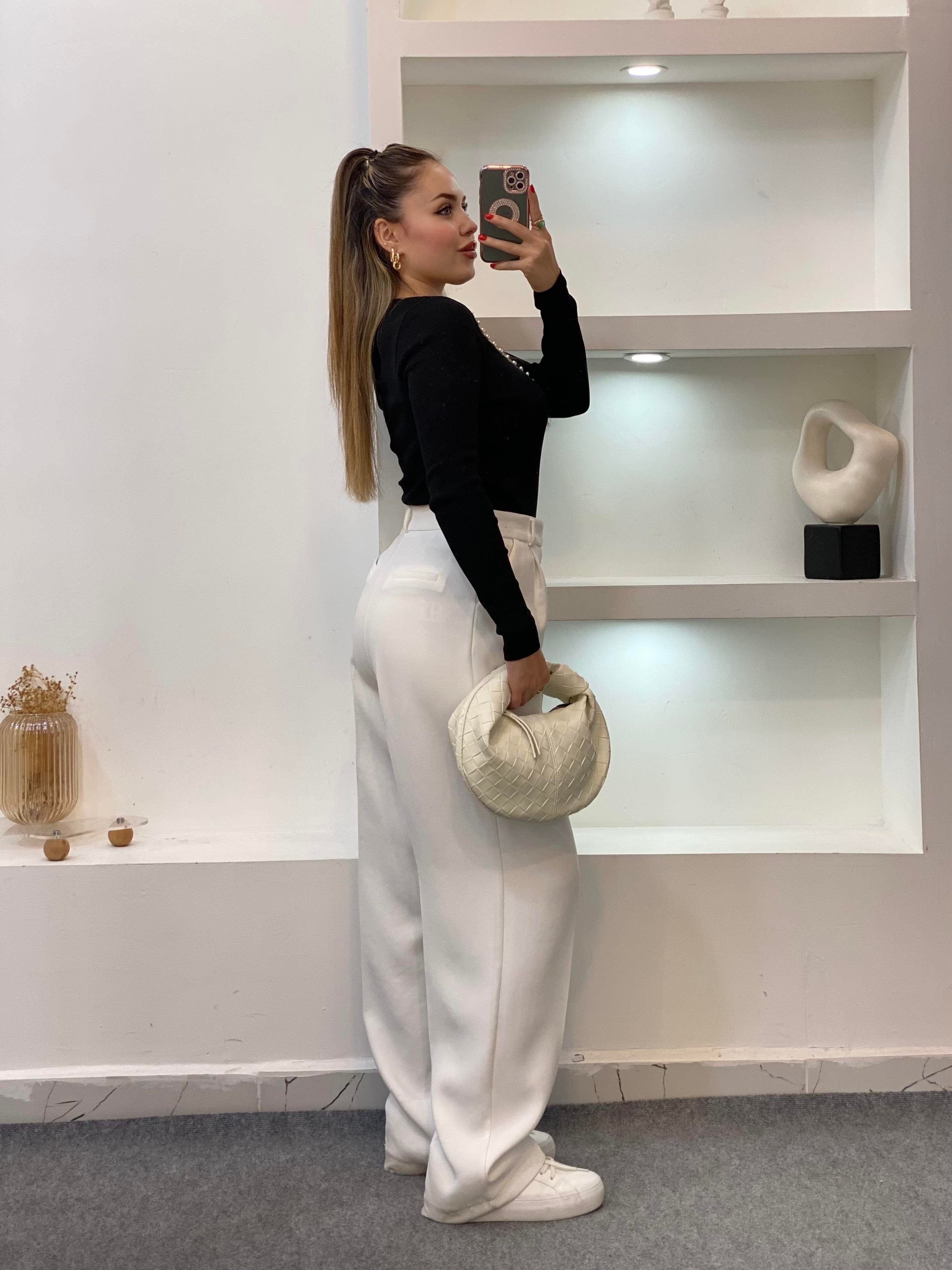 Siyah İnci Detaylı Triko Bluz
