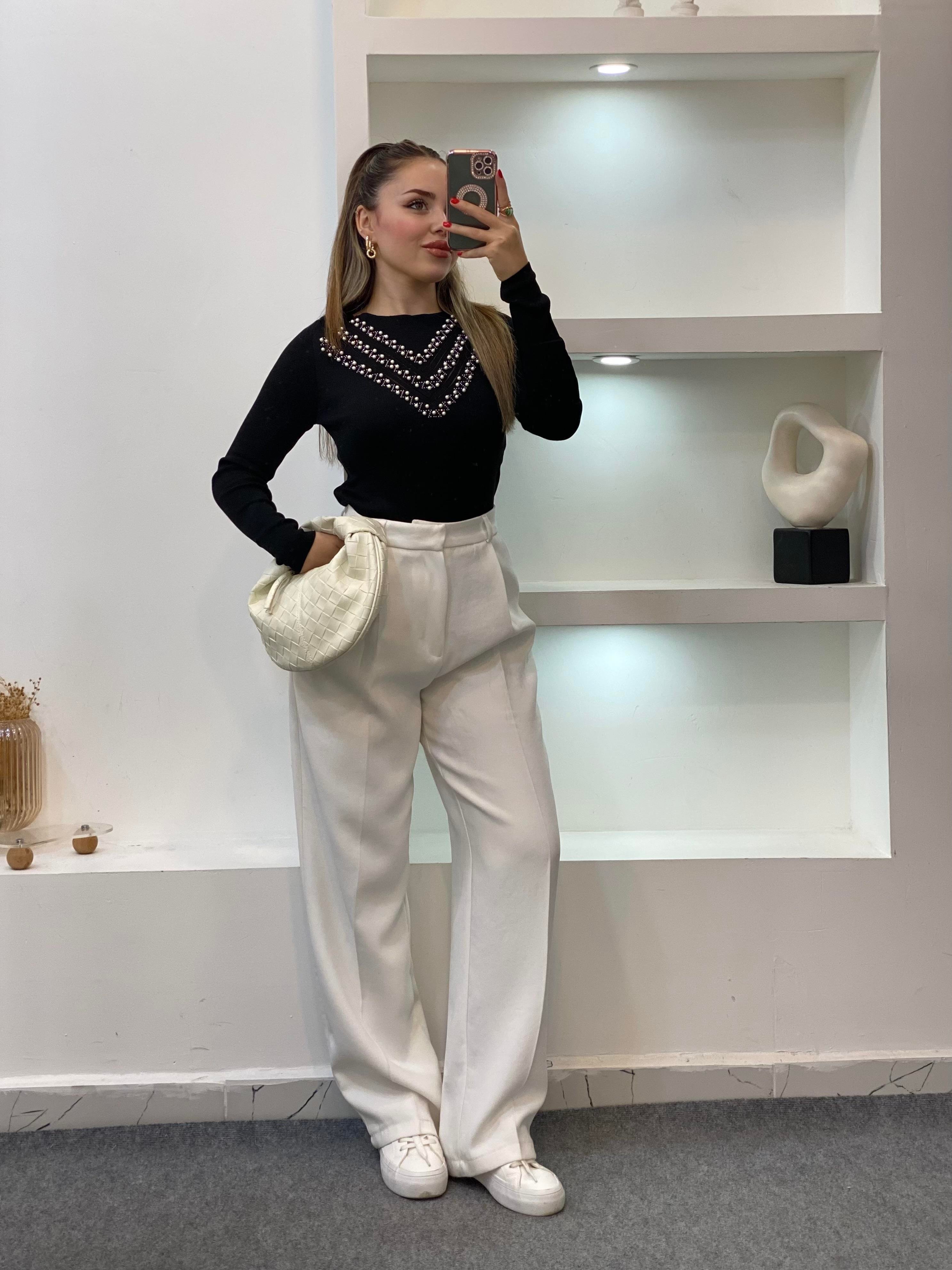 Siyah İnci Detaylı Triko Bluz