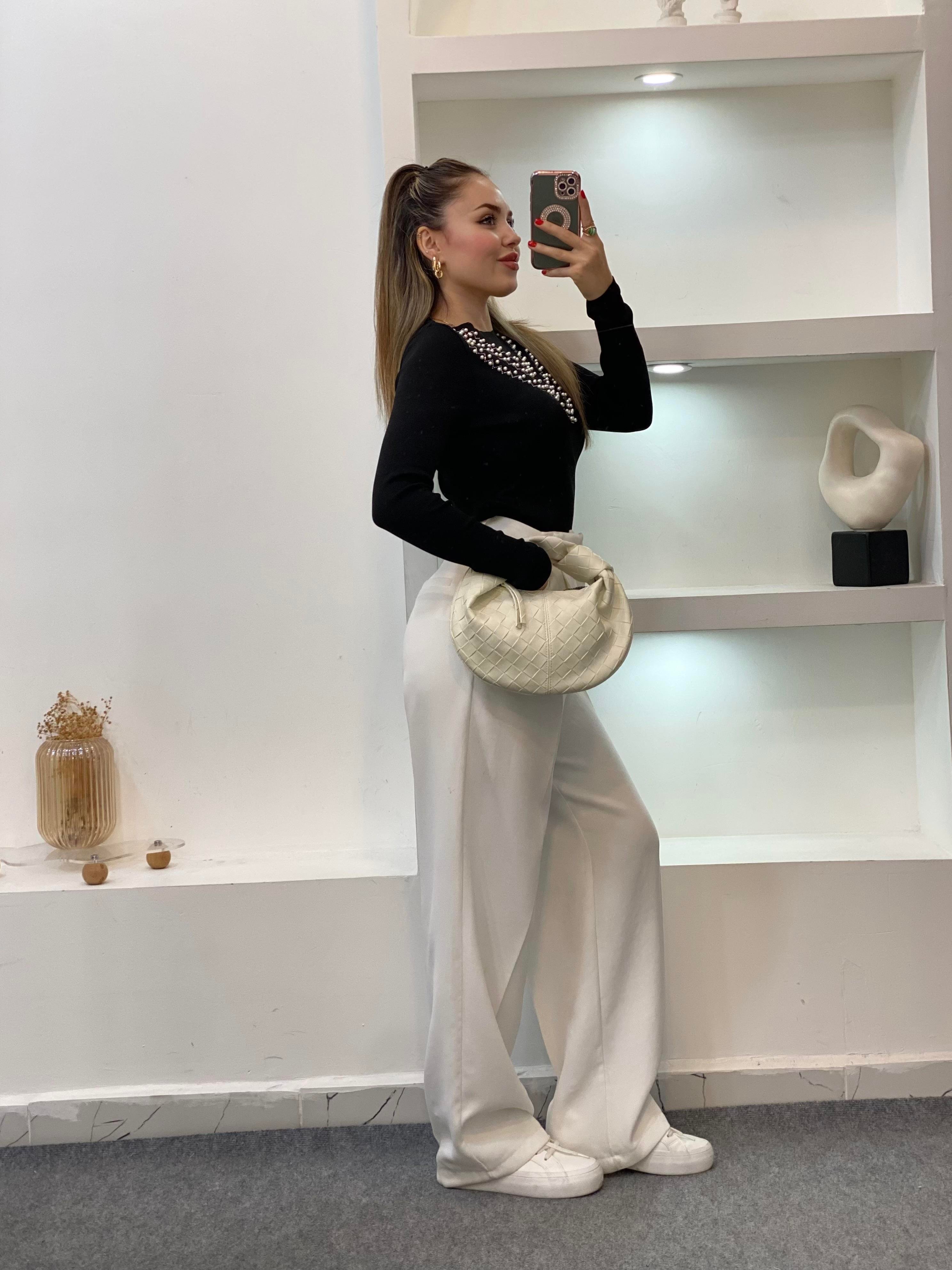 Siyah İnci Detaylı Triko Bluz
