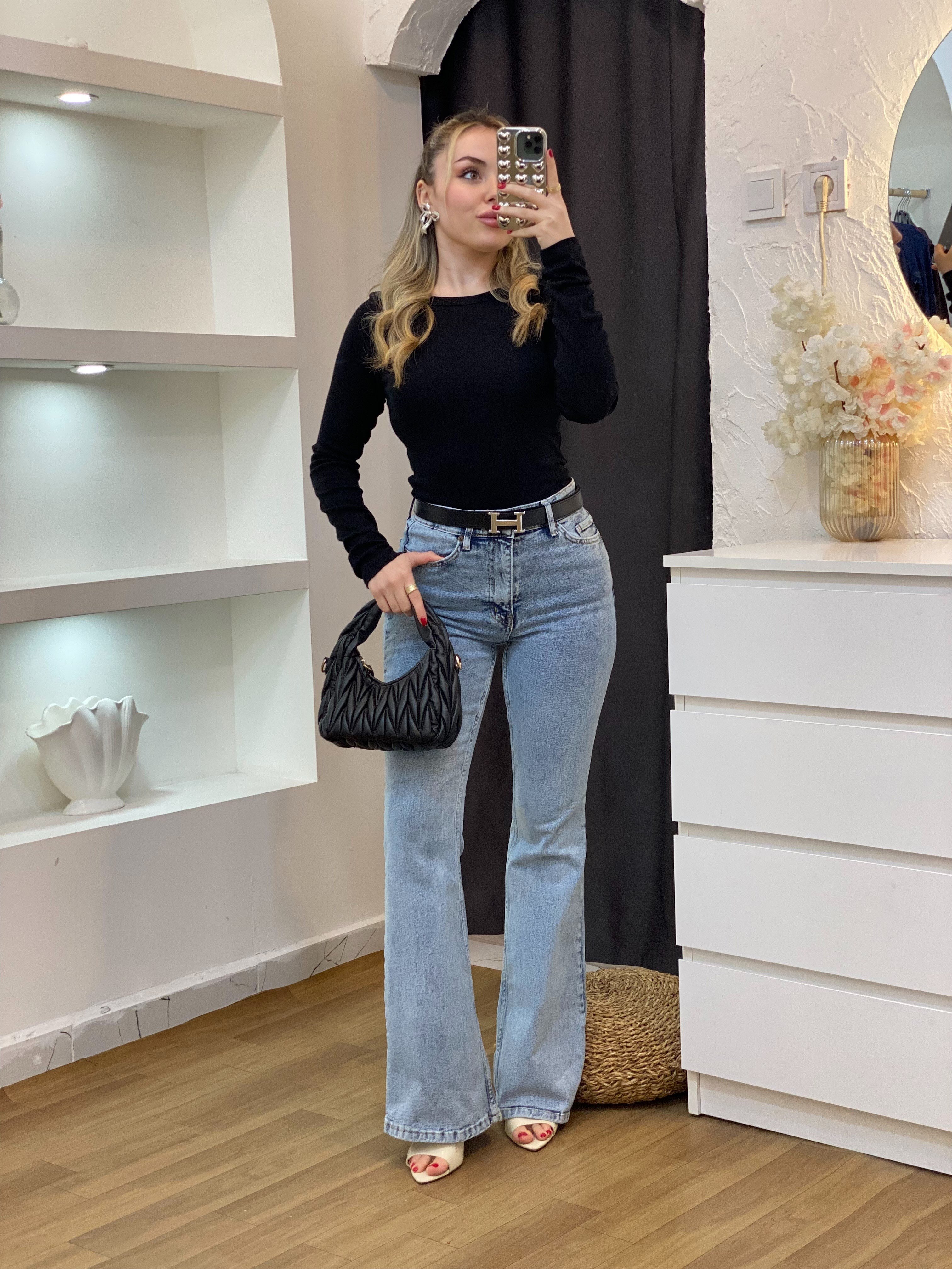 Siyah Kayık Yaka Basic Bluz