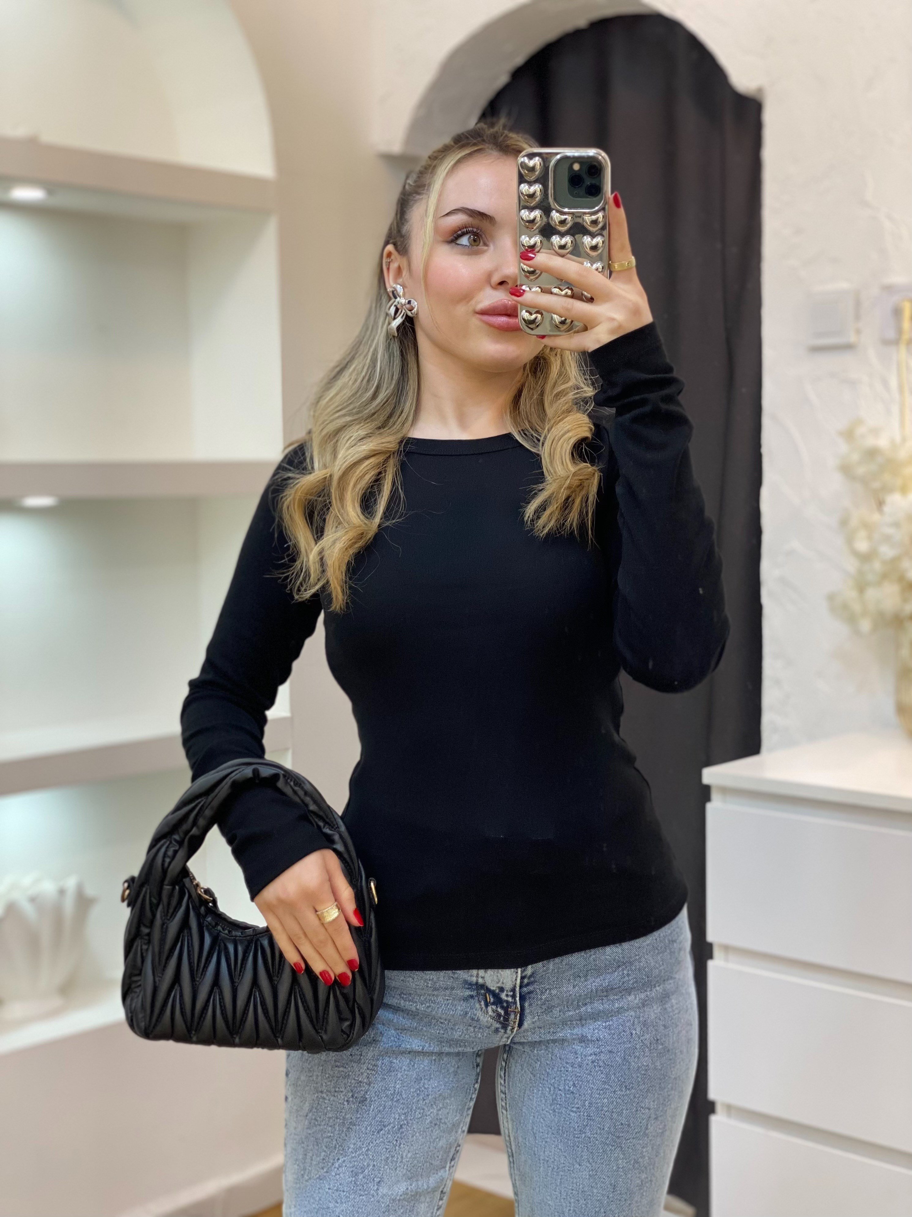 Siyah Kayık Yaka Basic Bluz
