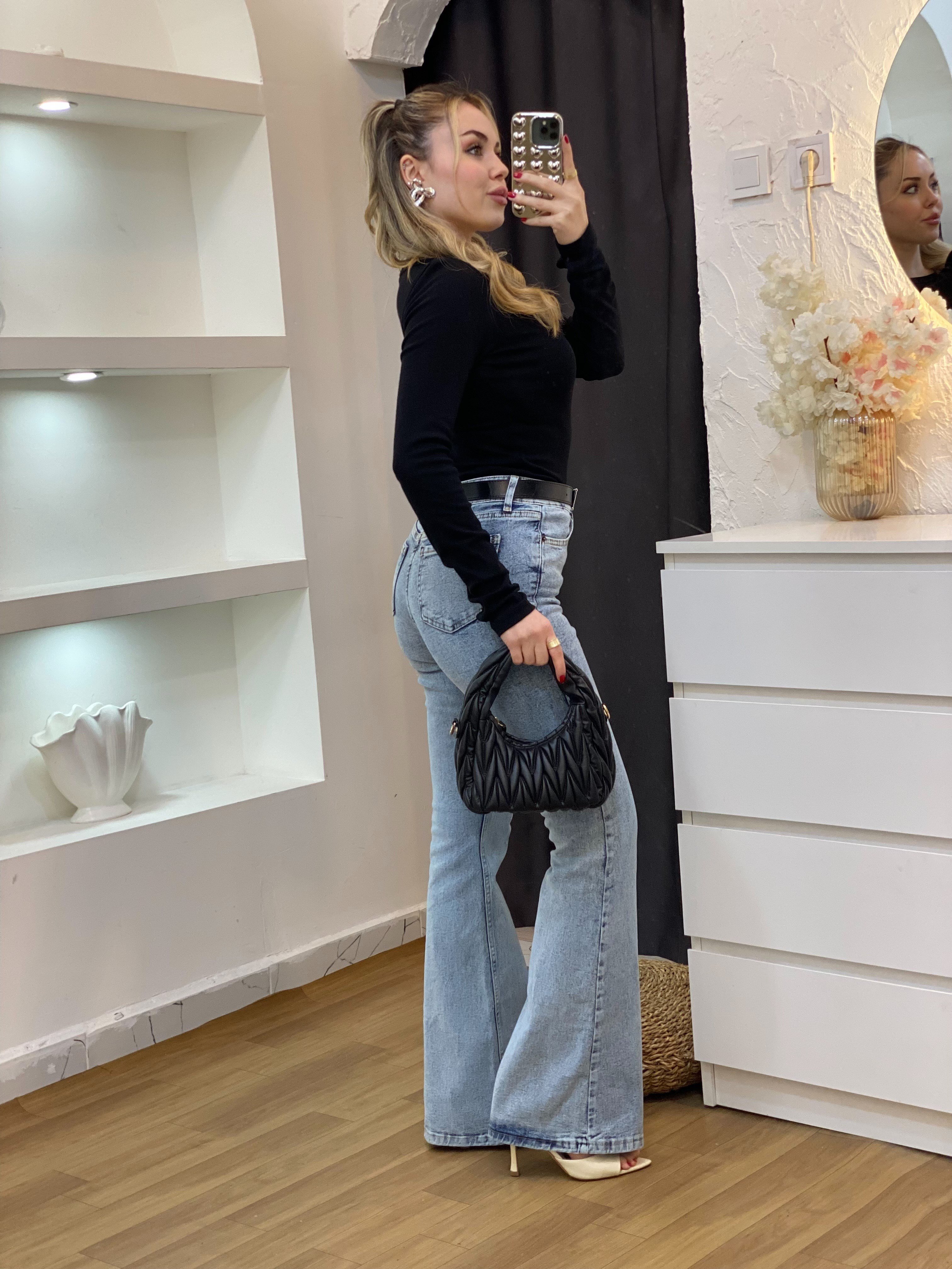 Siyah Kayık Yaka Basic Bluz