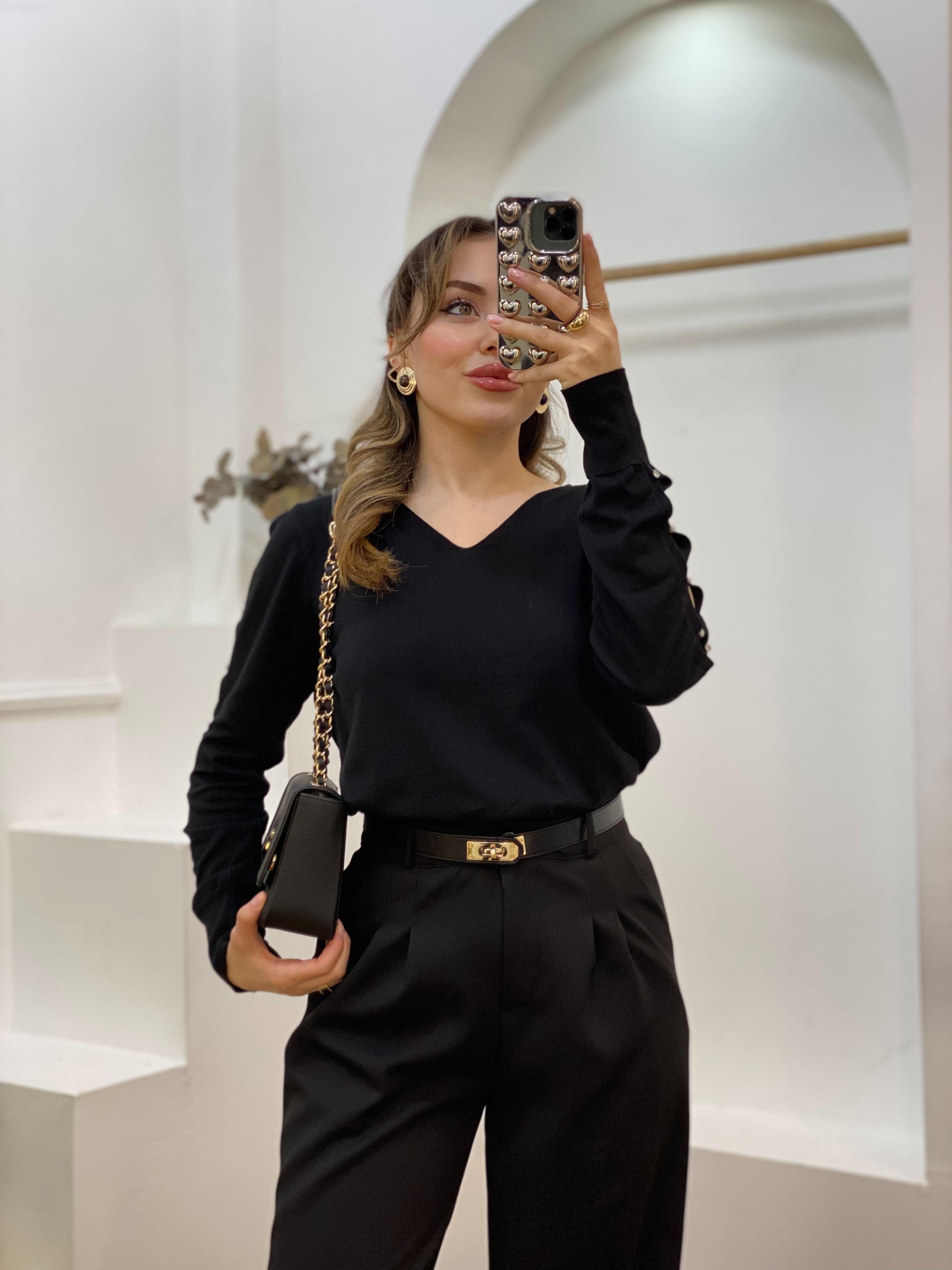 Siyah Kolları Pencereli Model Triko 