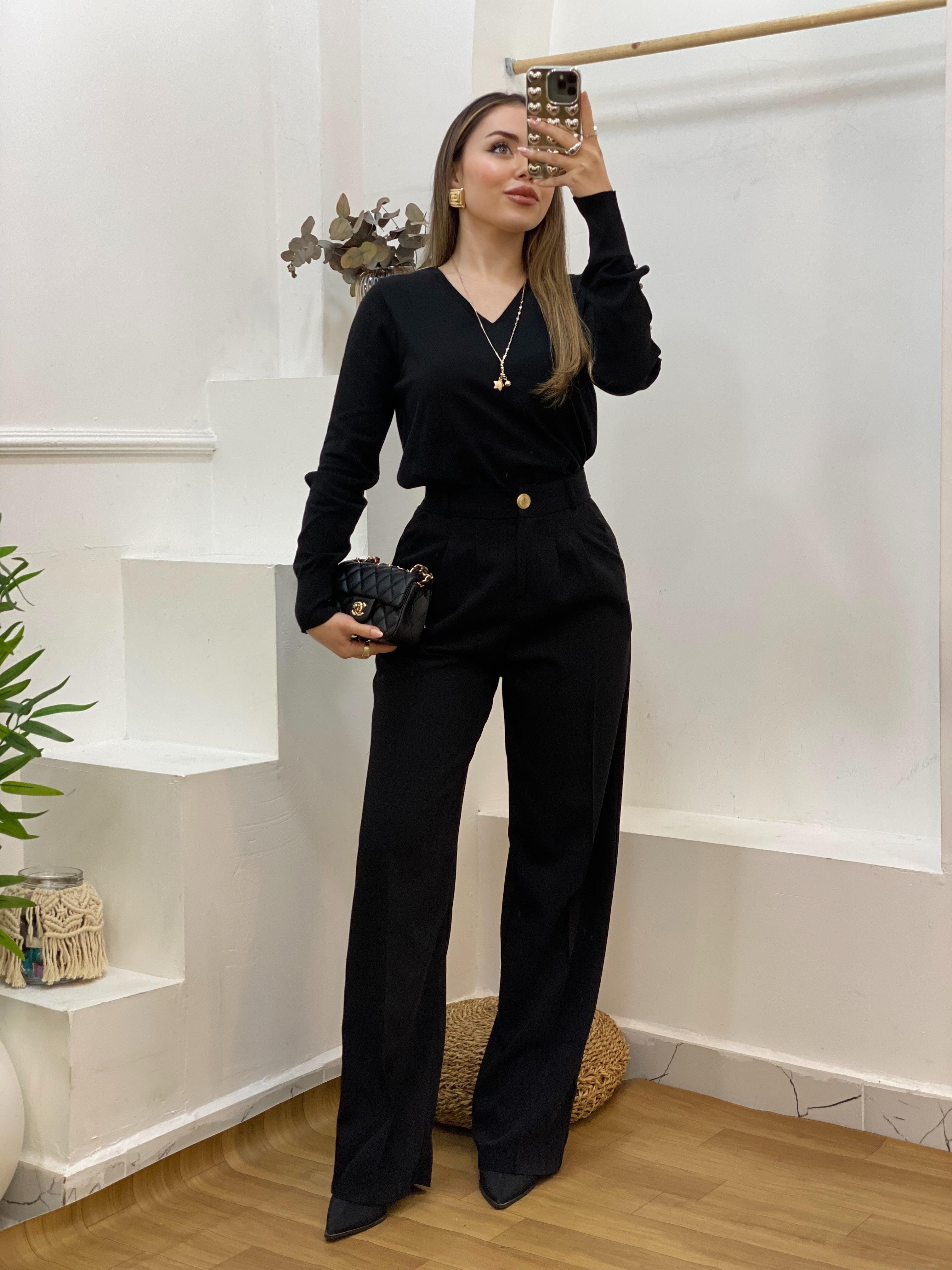 Siyah Kolları Pencereli Model Triko 