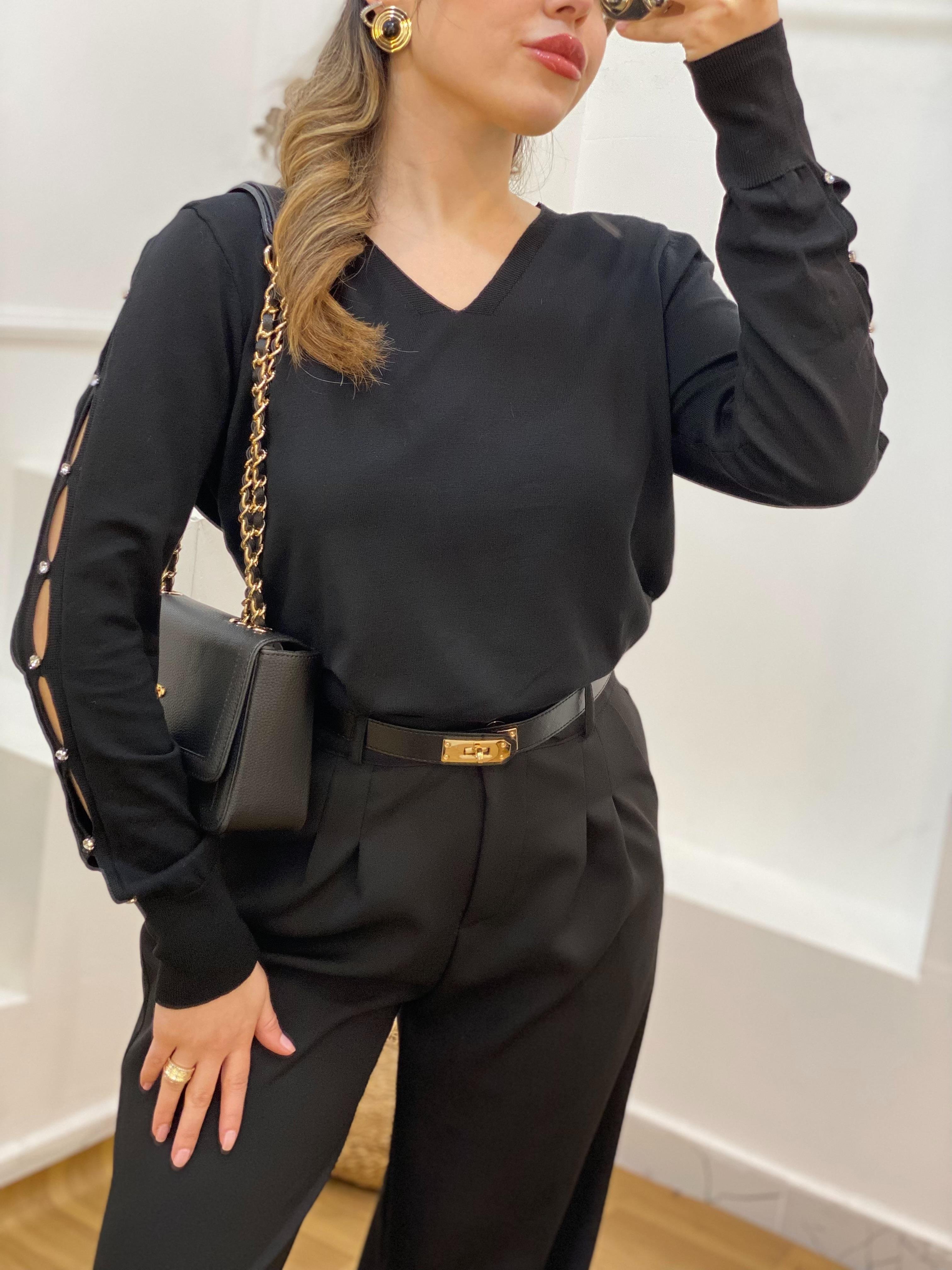 Siyah Kolları Pencereli Model Triko 