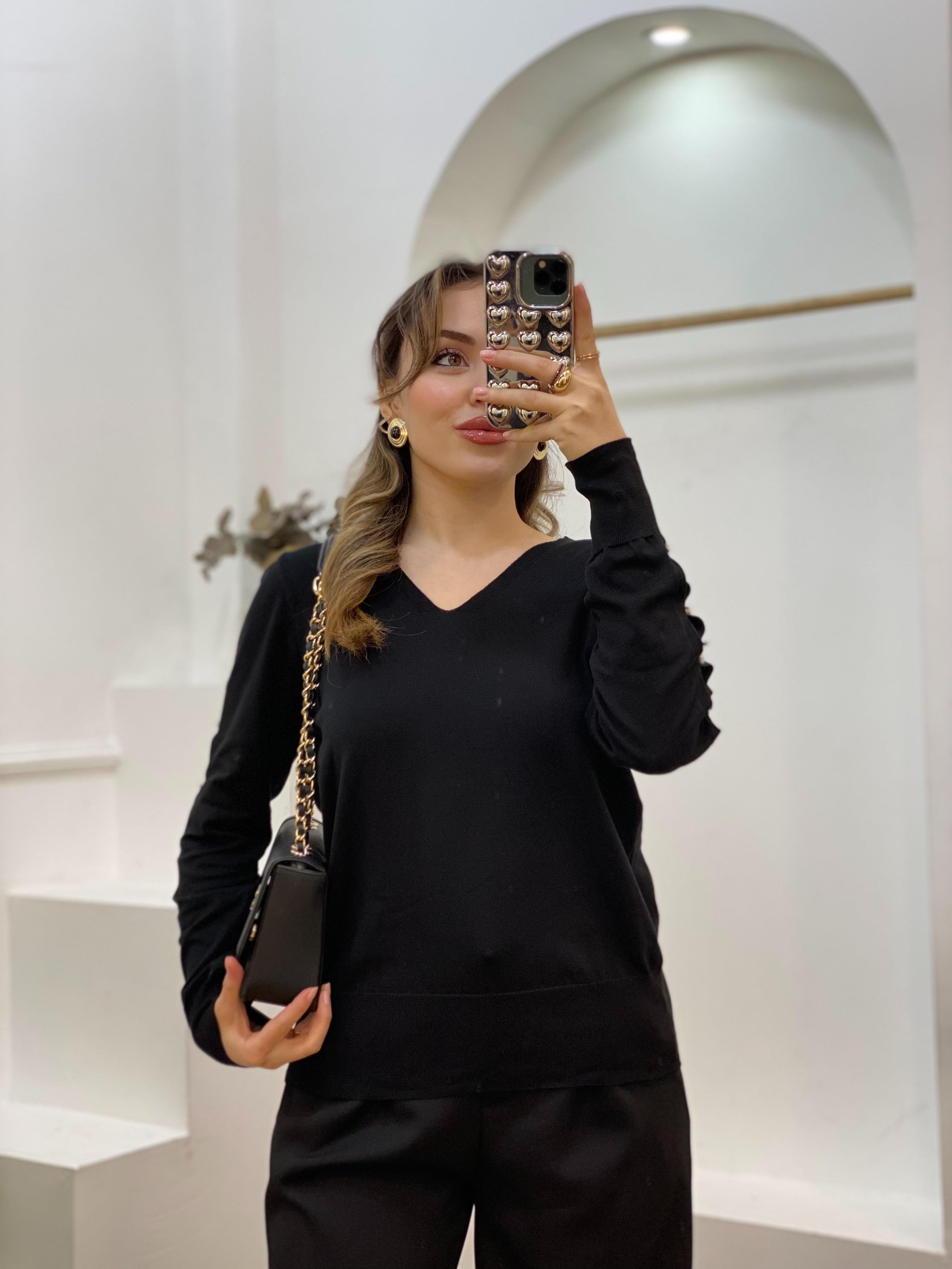 Siyah Kolları Pencereli Model Triko 