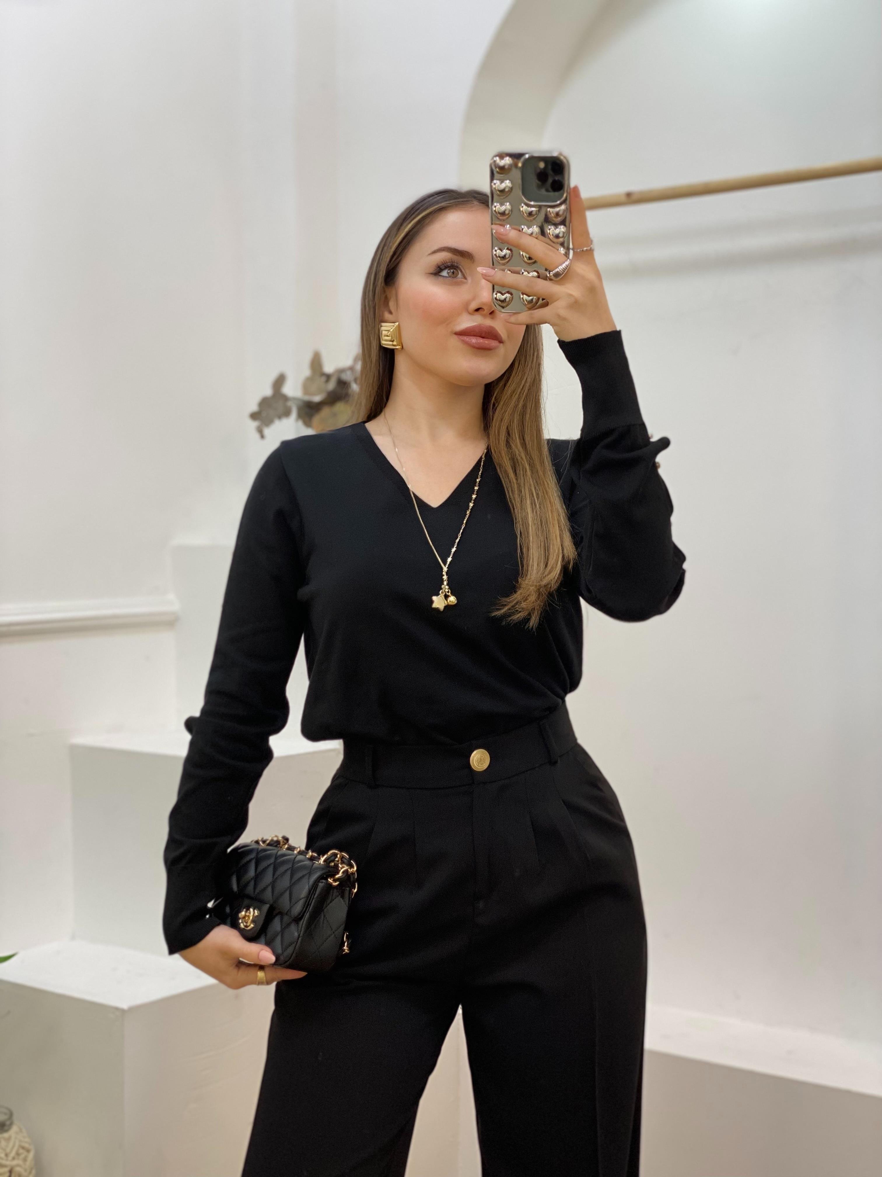 Siyah Kolları Pencereli Model Triko 