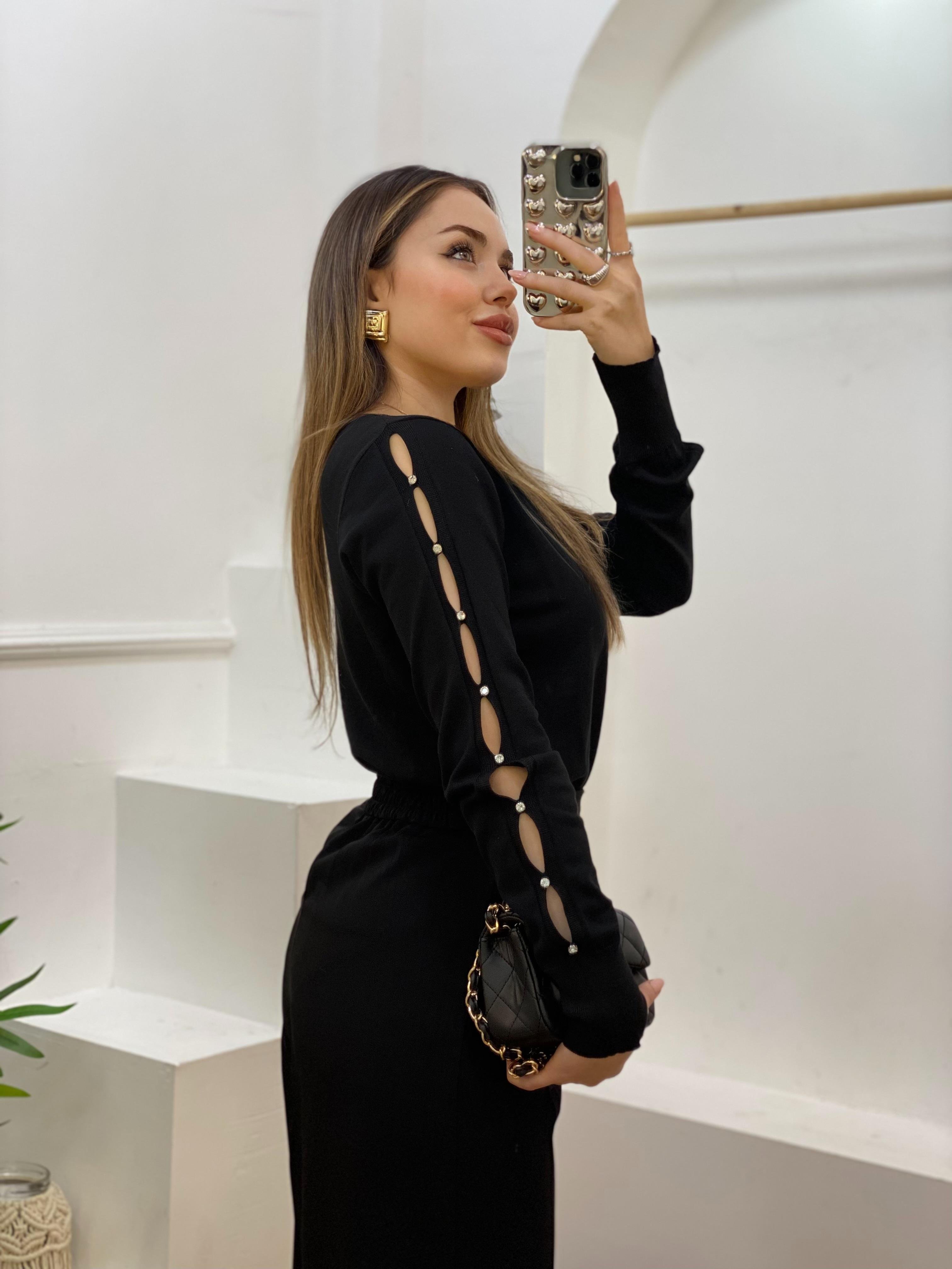Siyah Kolları Pencereli Model Triko 