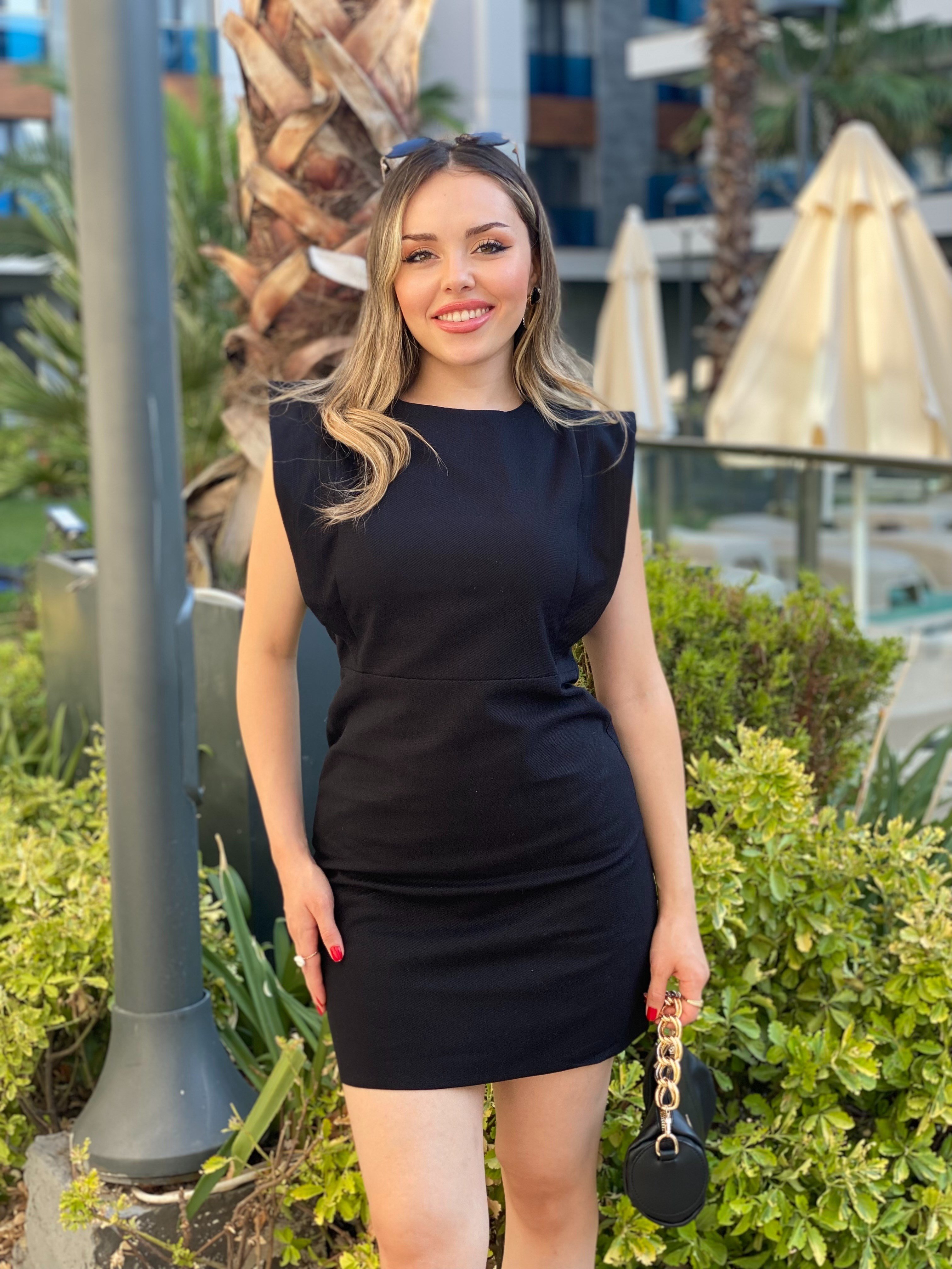 Siyah Kolları Volanlı Jean Elbise 