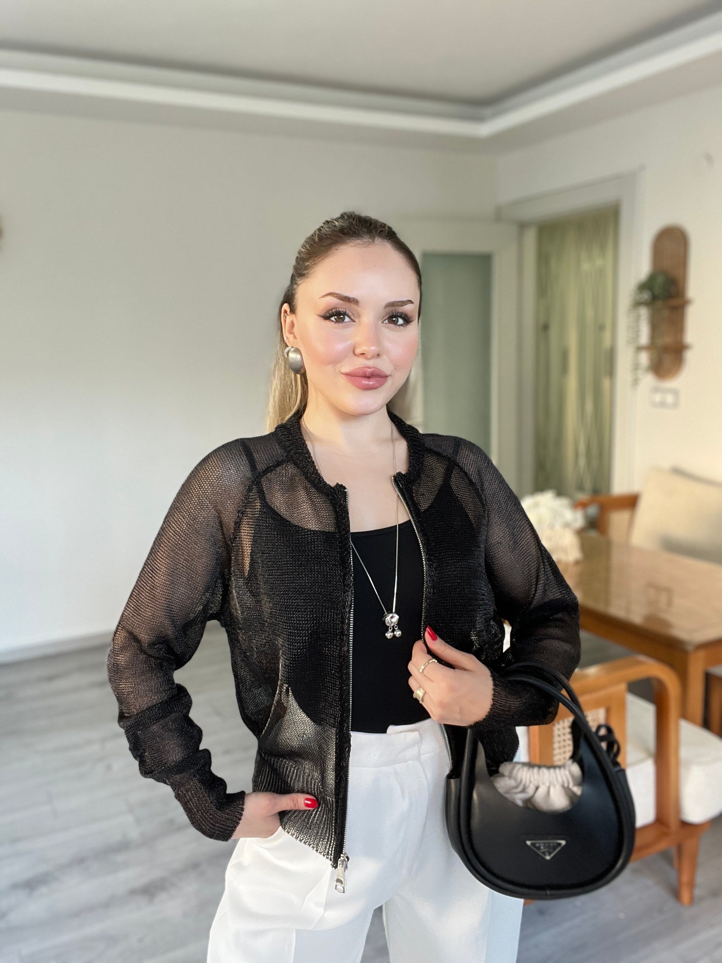 Siyah Metalik Fermuarlı Hırka