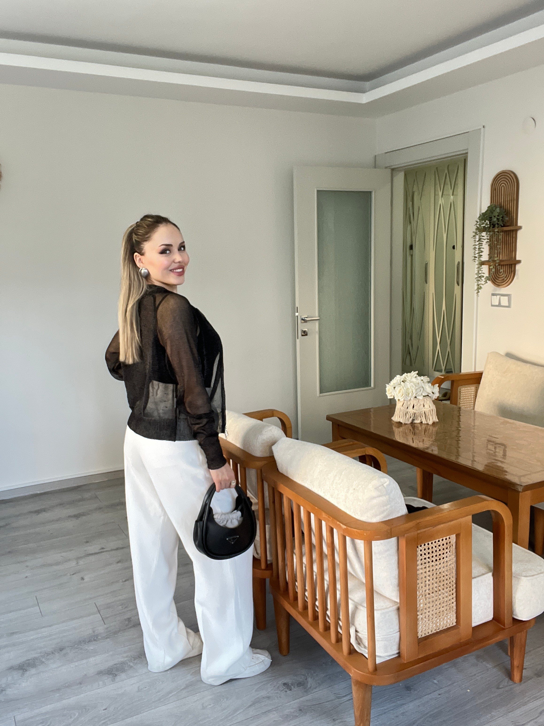 Siyah Metalik Fermuarlı Hırka