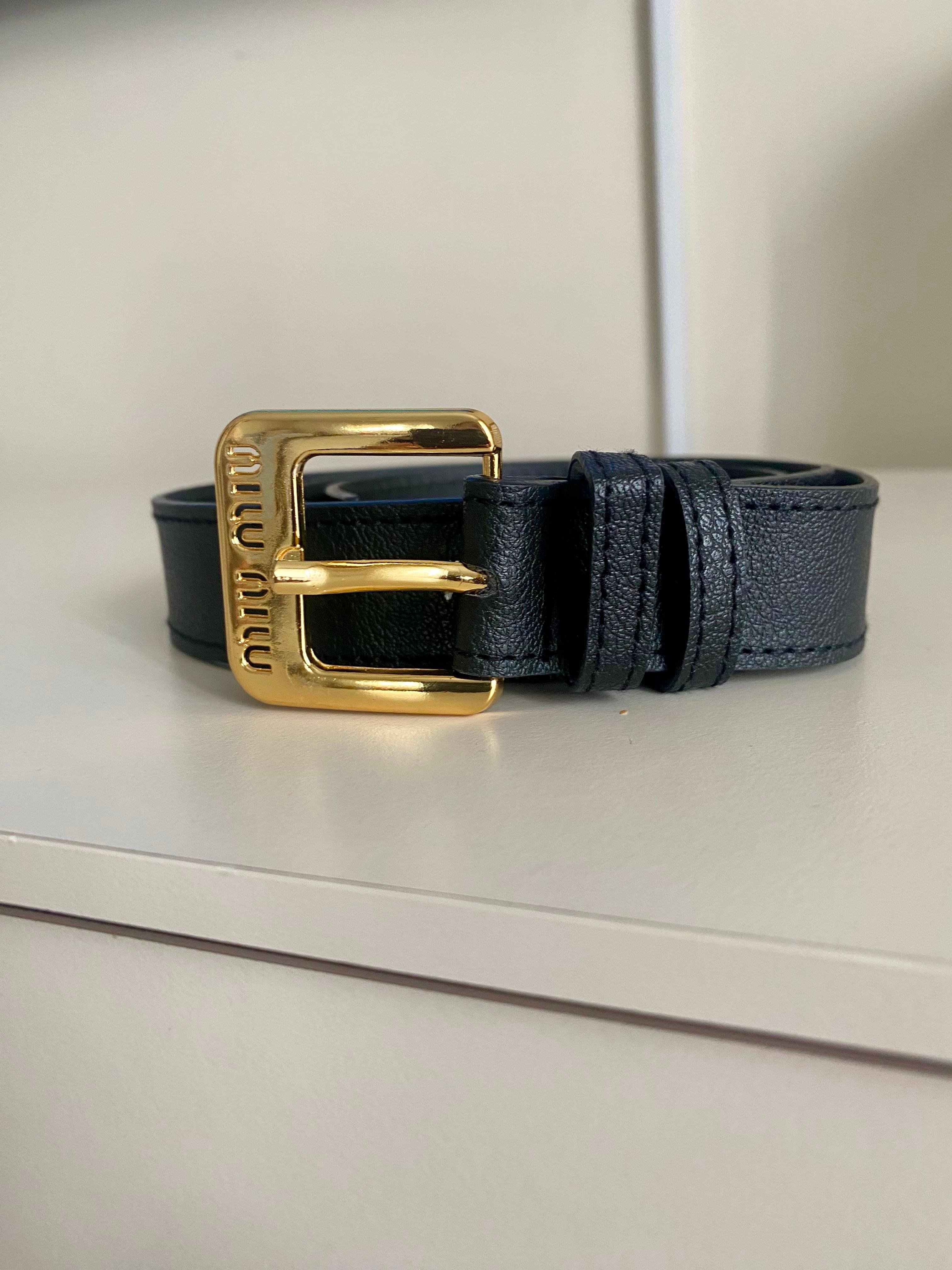 Siyah Miu Yazılı Gold Tokalı Kemer