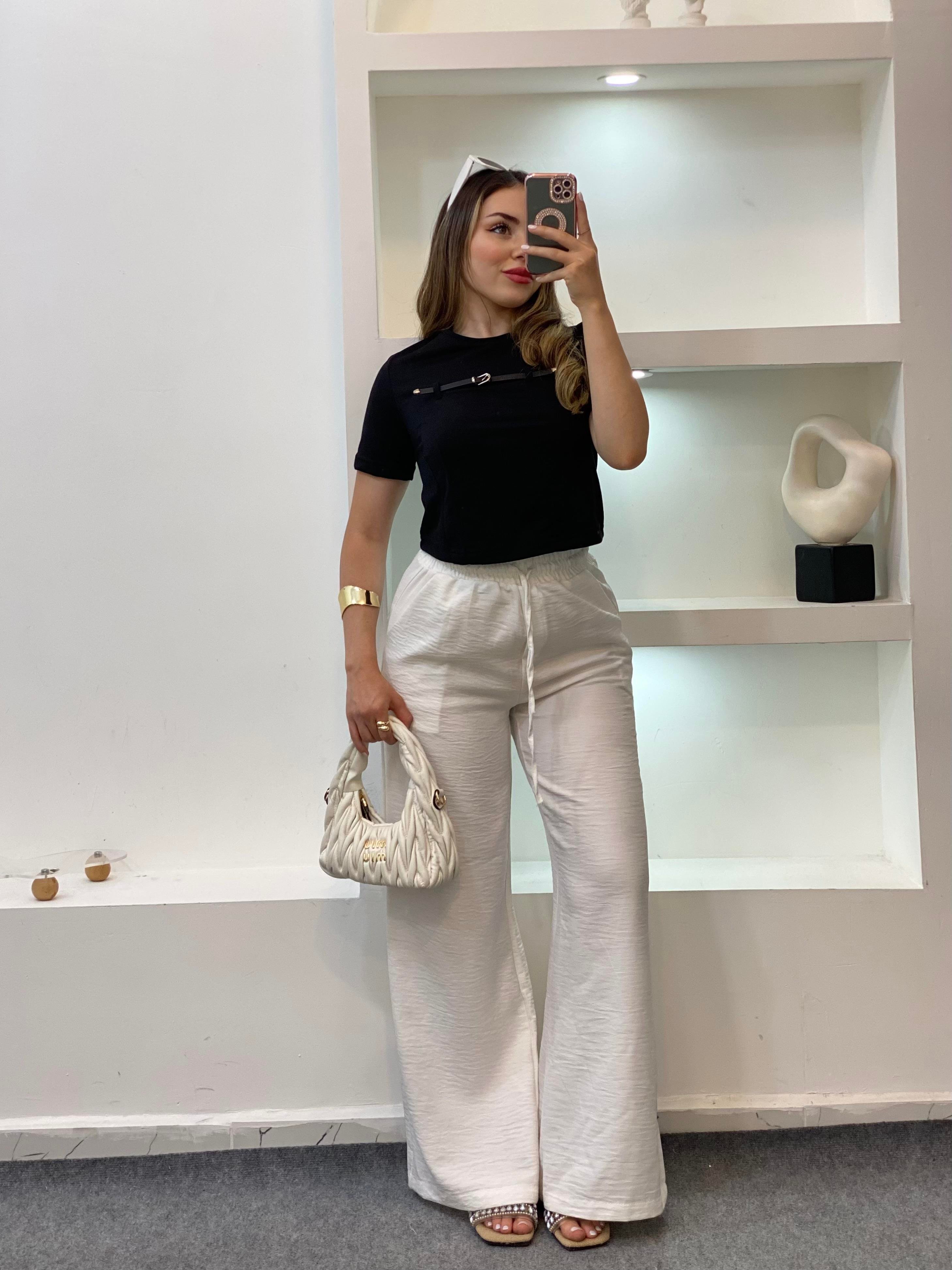 Siyah Önü Aksesuarlı Tshirt