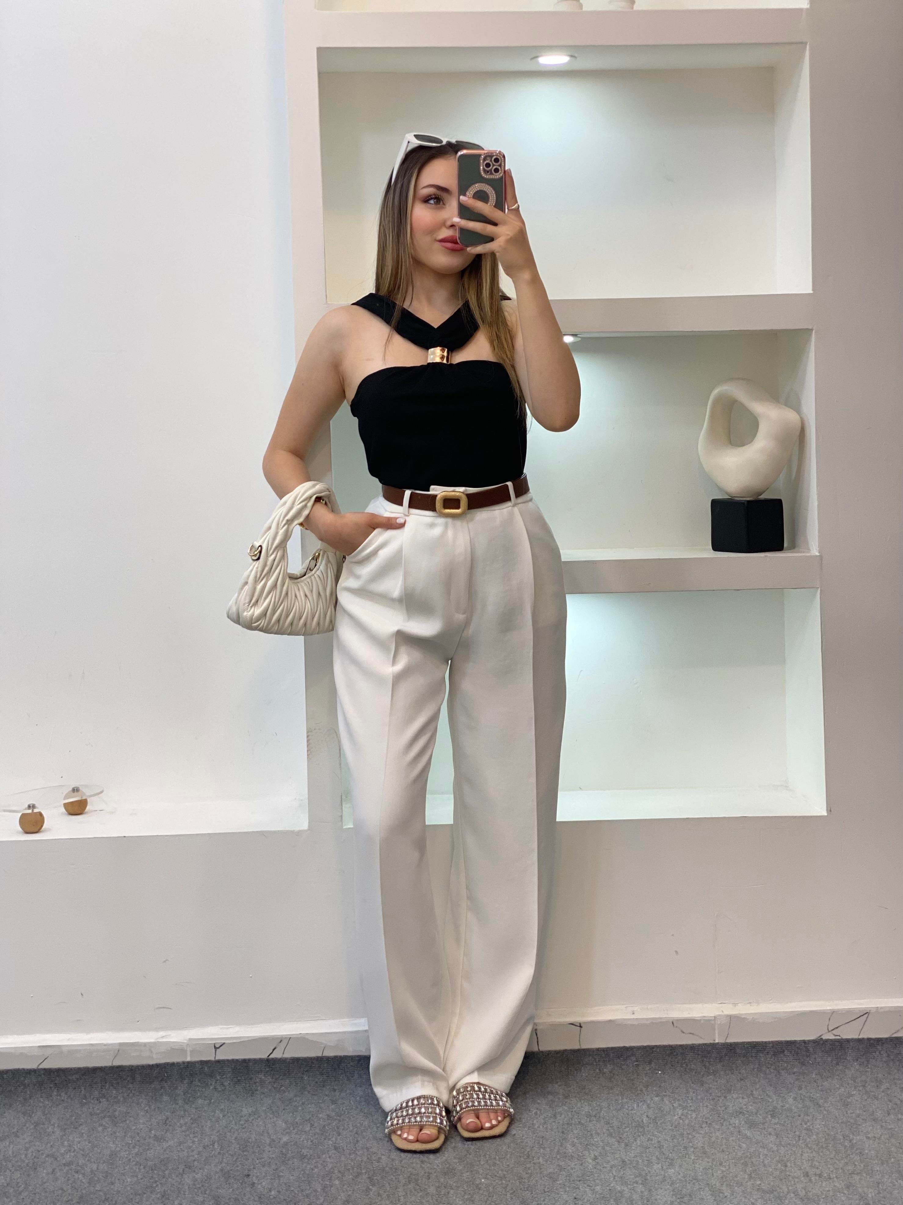 Siyah Önü Tokalı Model Triko Bluz