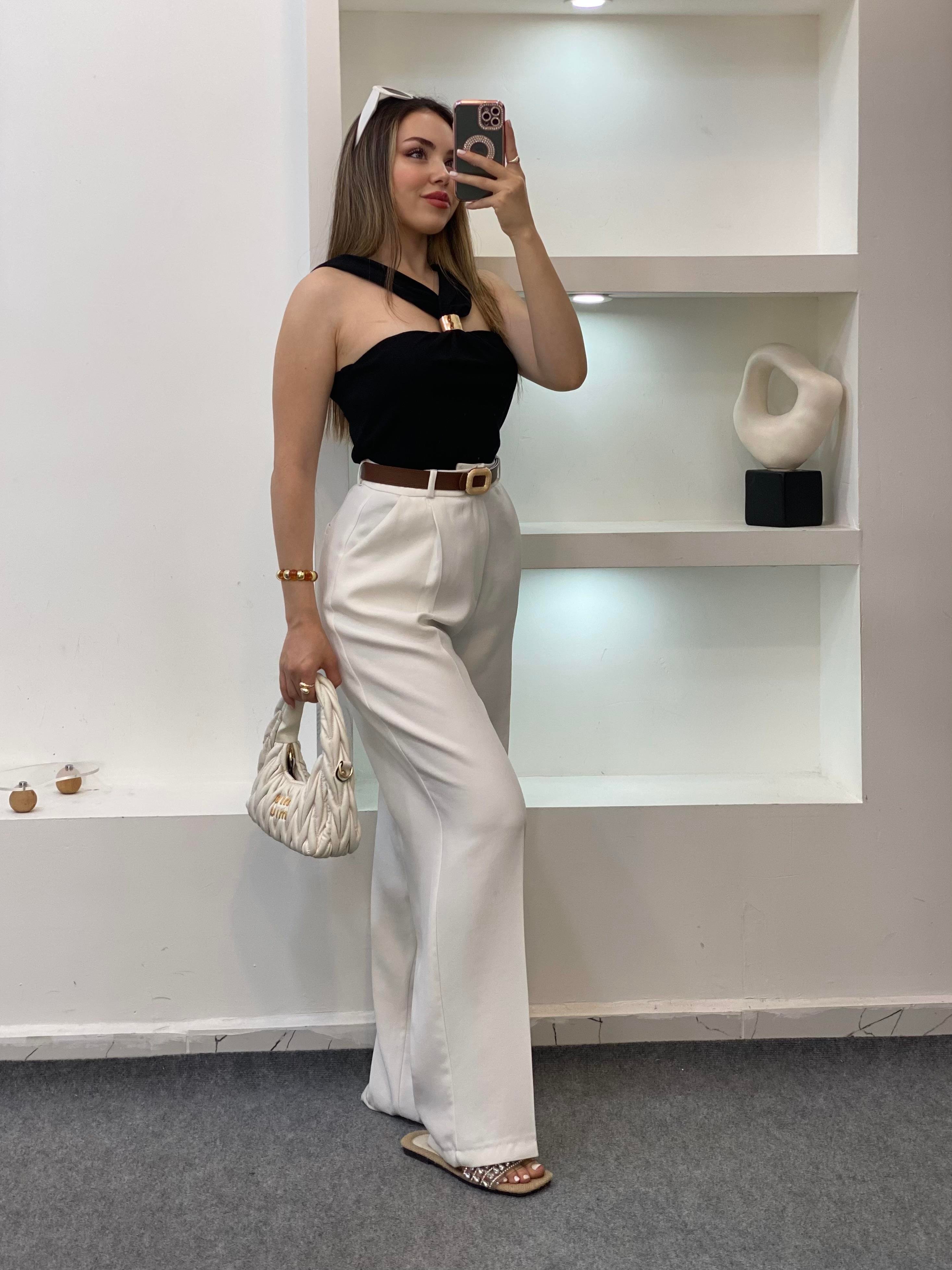Siyah Önü Tokalı Model Triko Bluz