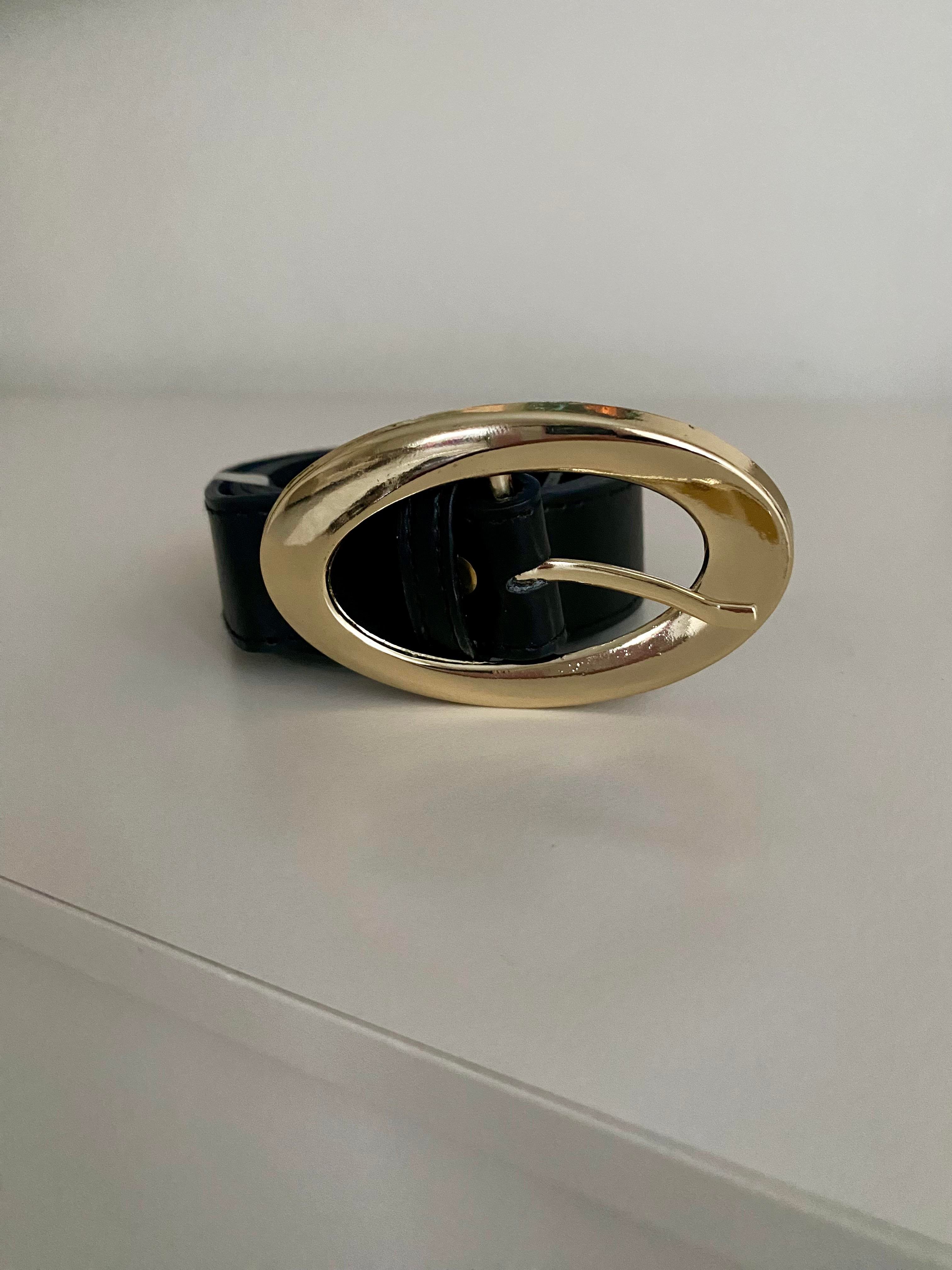 Siyah Oval Gold Tokalı Deri Kemer