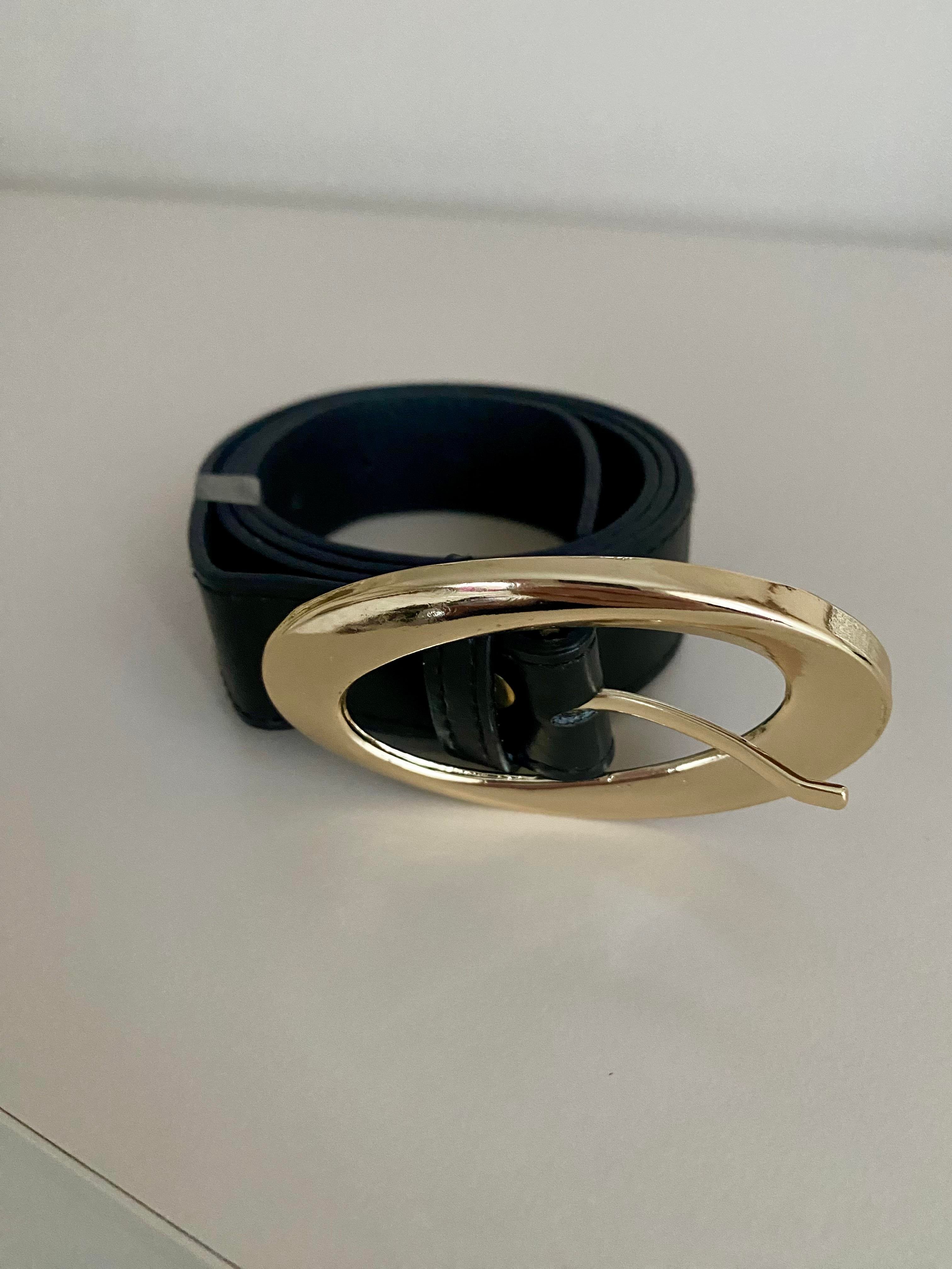 Siyah Oval Gold Tokalı Deri Kemer