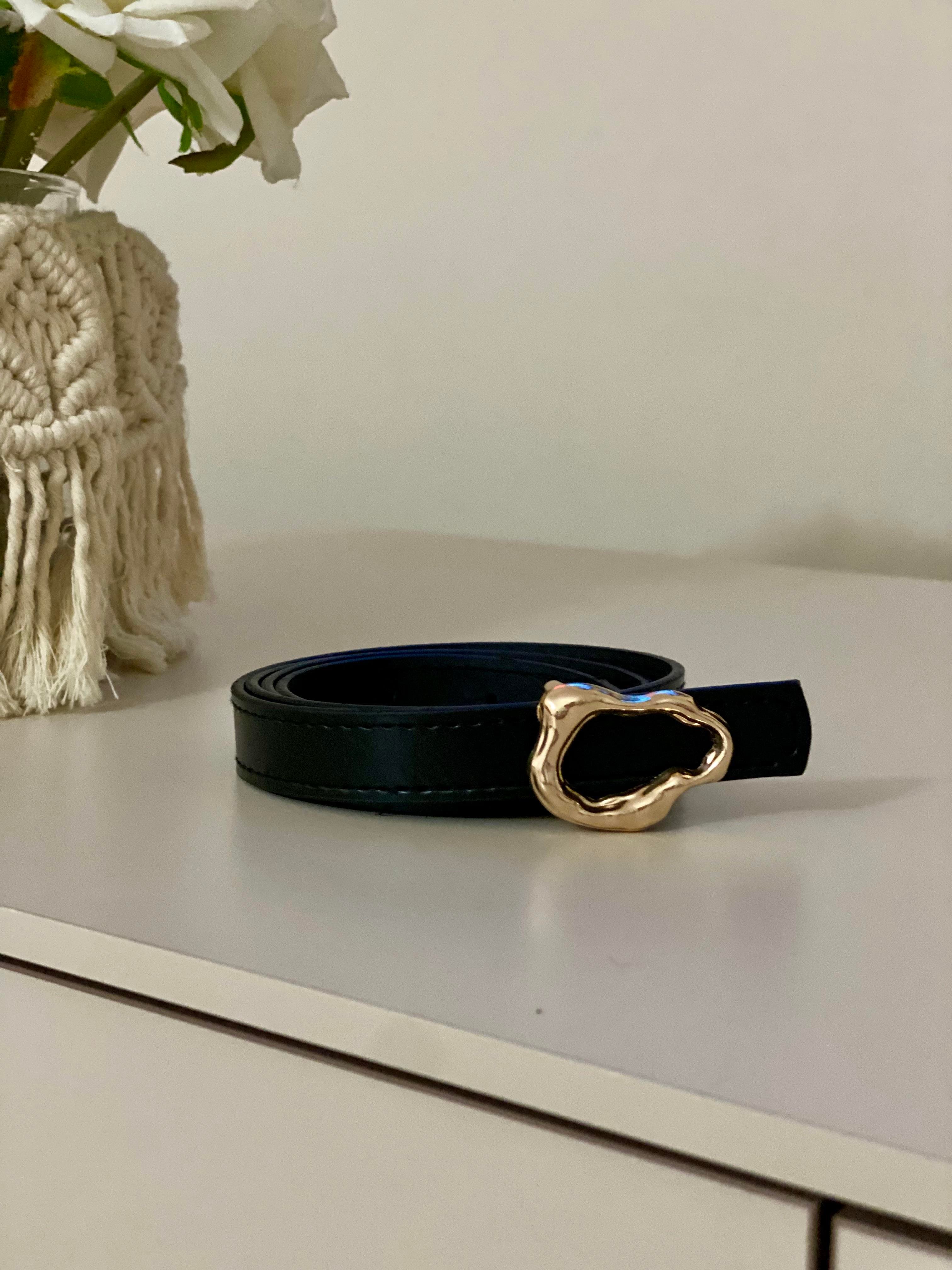 Siyah Oval Gold Tokalı Kemer