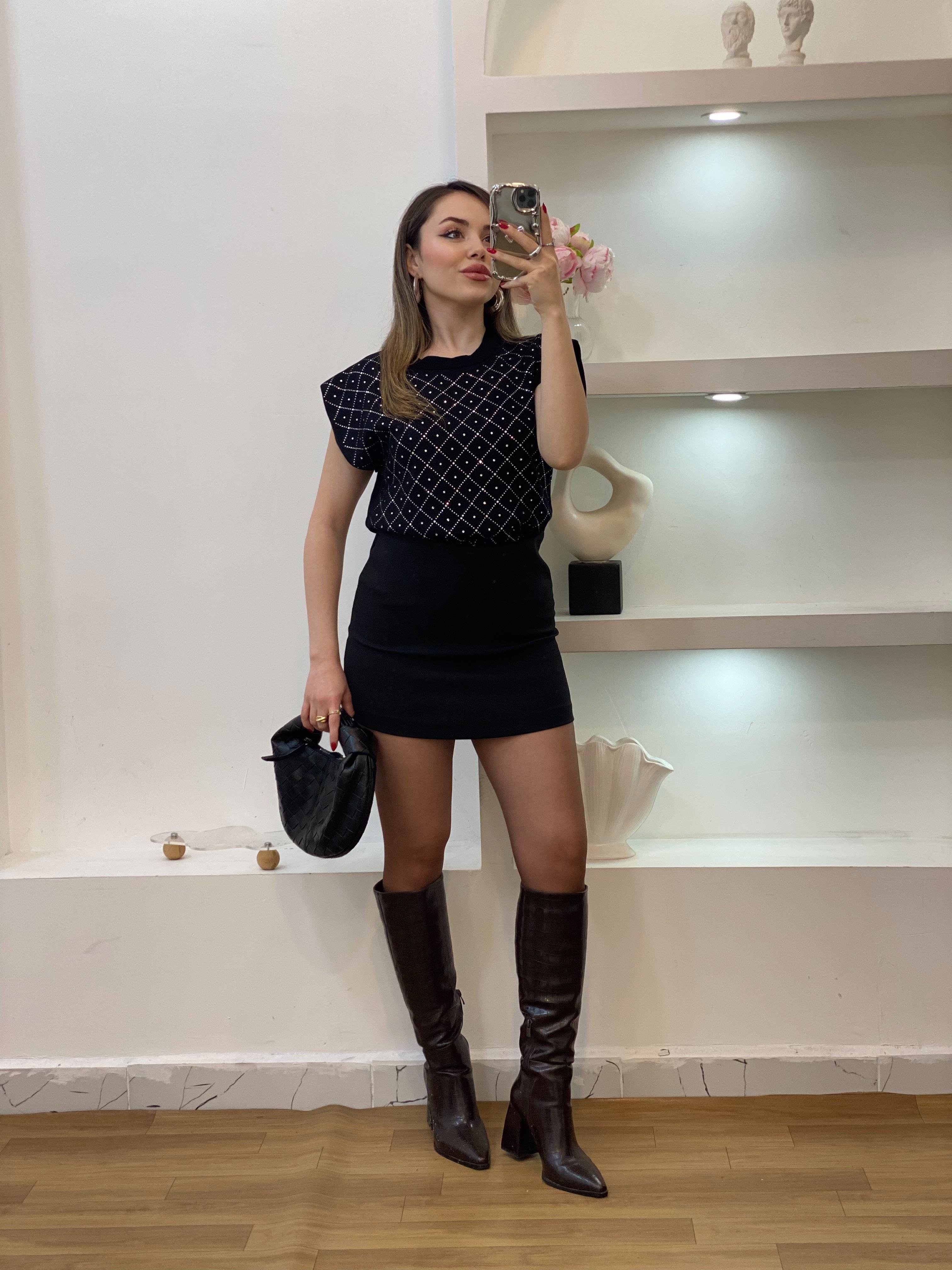 Siyah Parıltılı Taşlı Triko Bluz