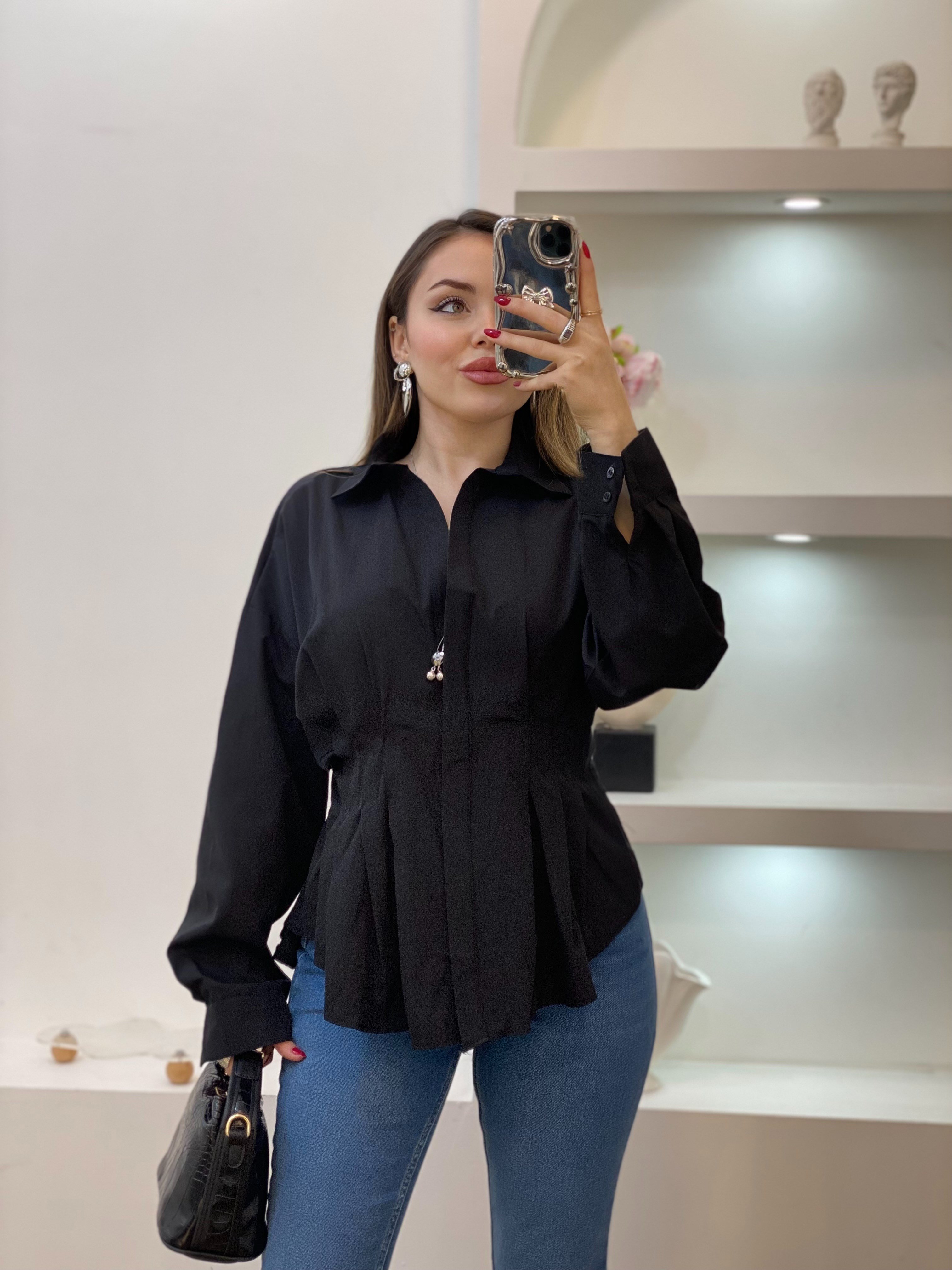 Siyah Piliseli Model Gömlek 