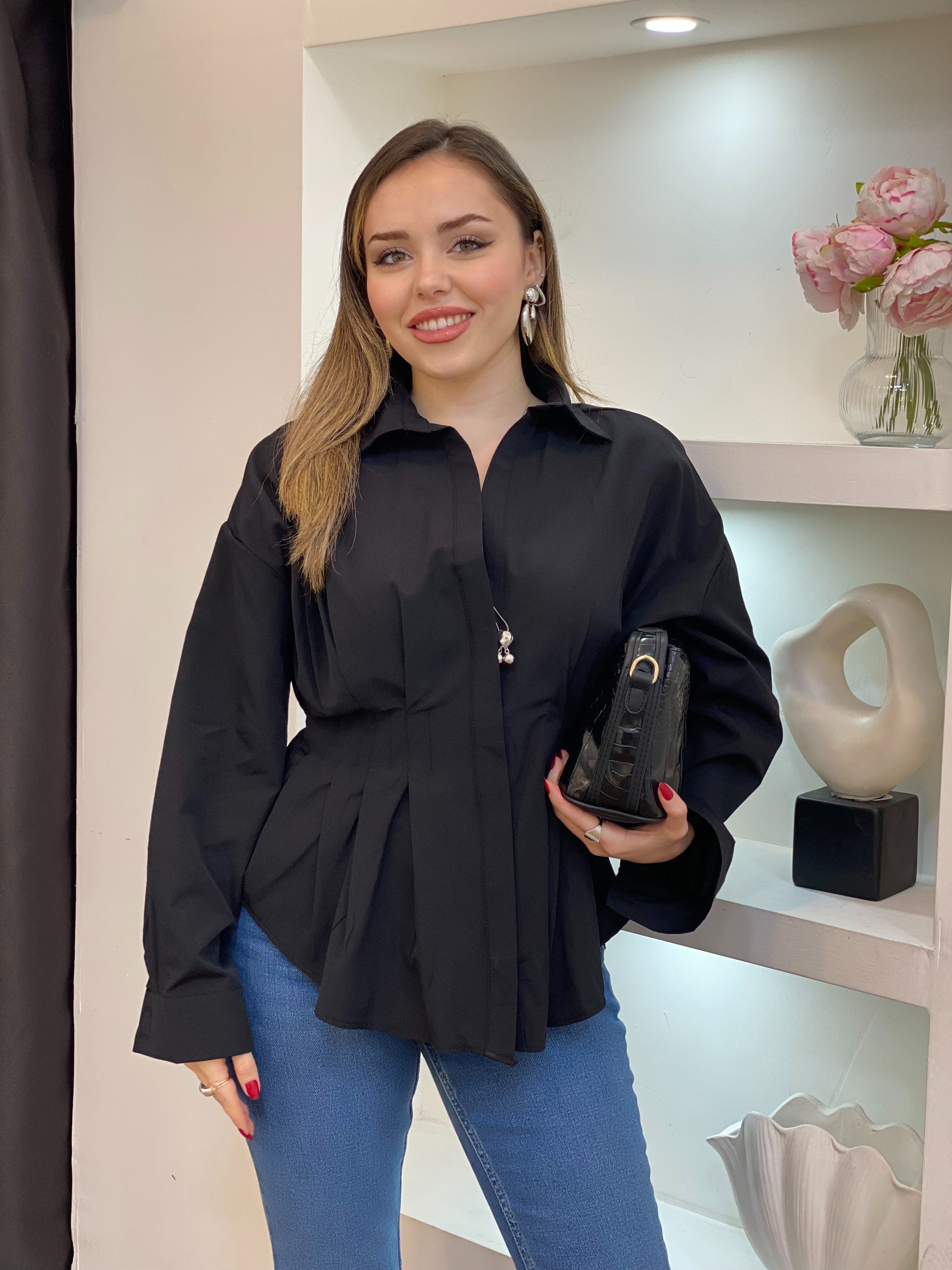 Siyah Piliseli Model Gömlek 