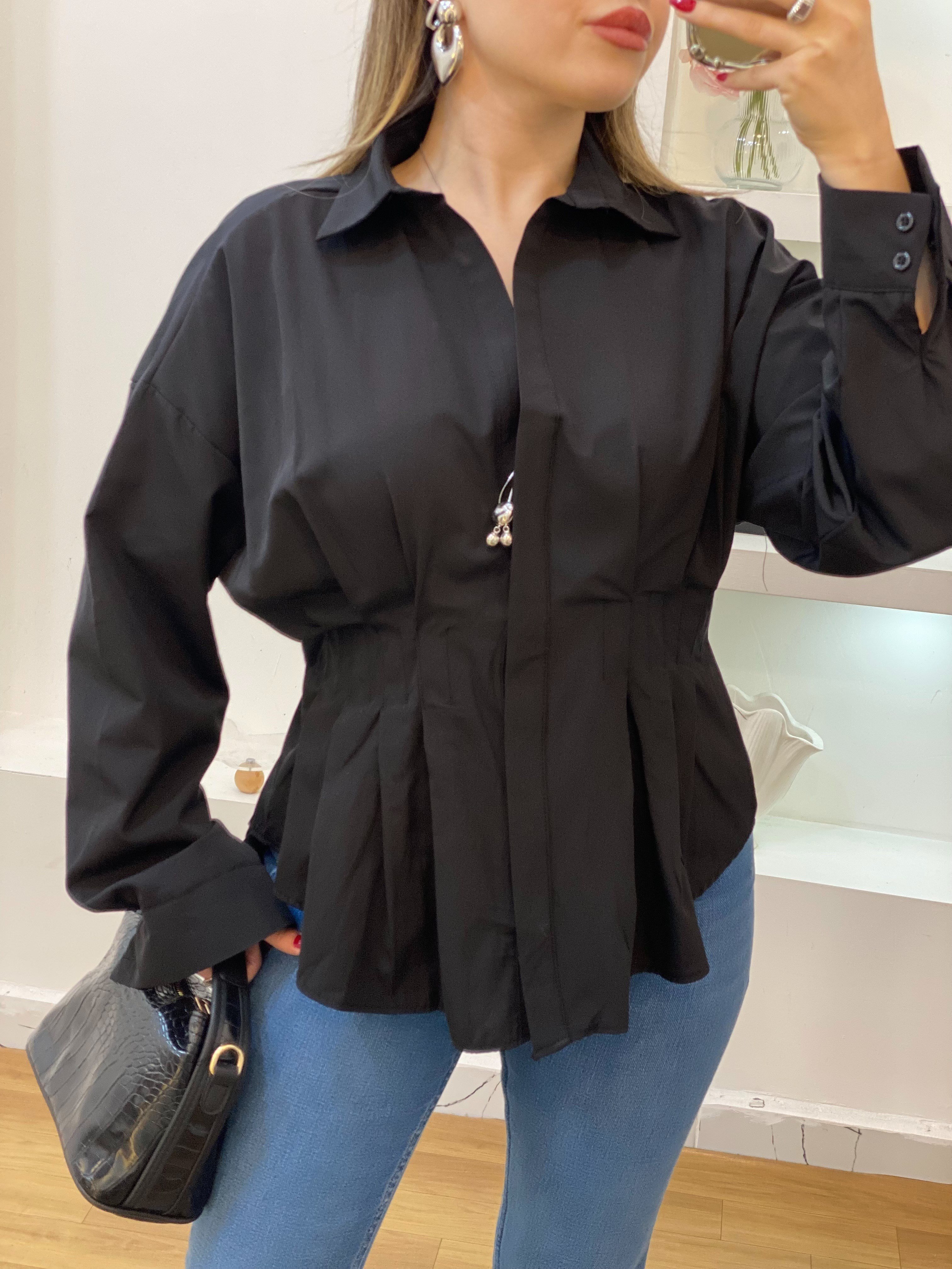 Siyah Piliseli Model Gömlek 